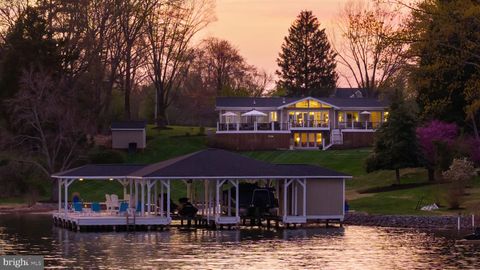 Photo of 292 Bear Castle Drive, BUMPASS, VA 23024 (MLS # VALA2009526)