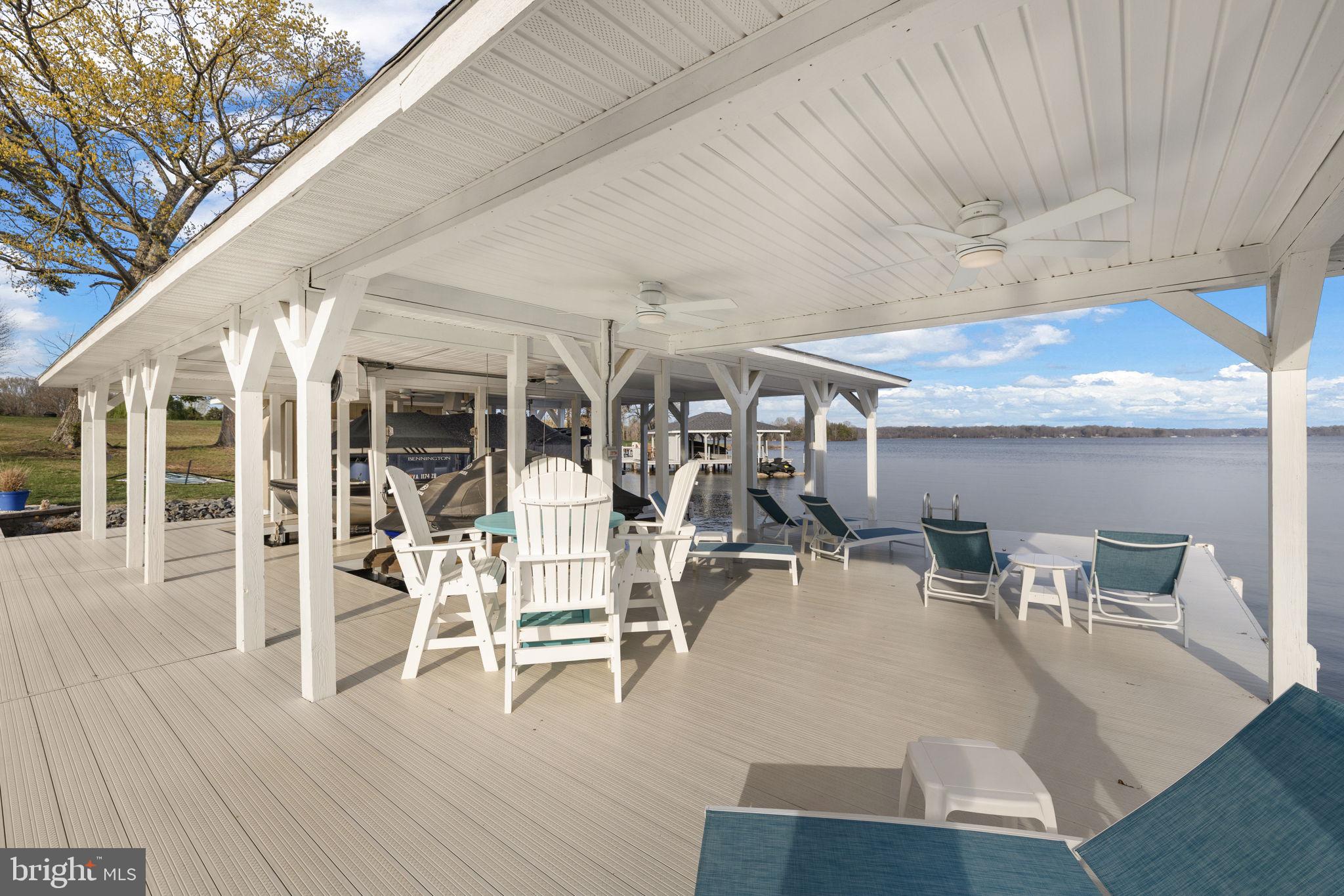 BEAR CASTLE - Residential