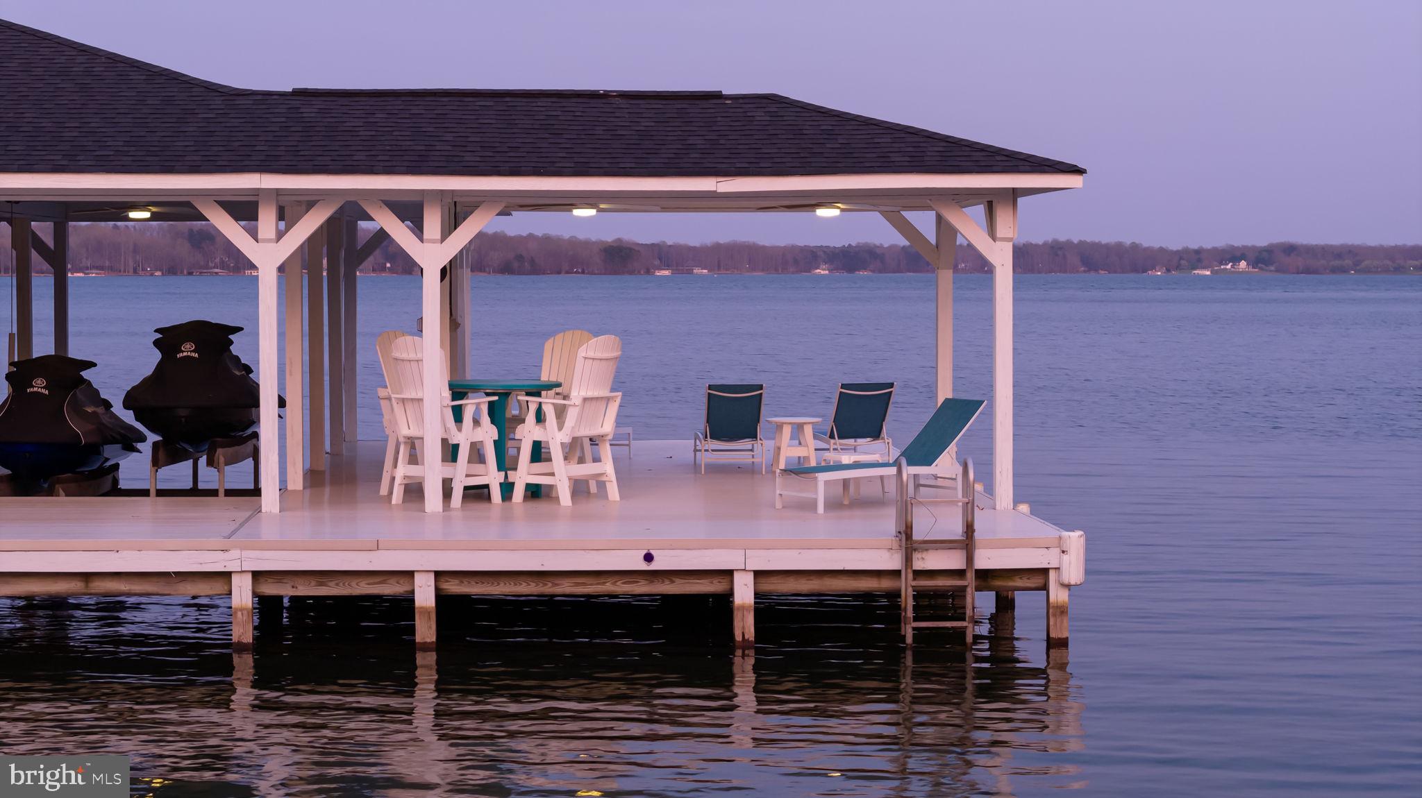 BEAR CASTLE - Residential