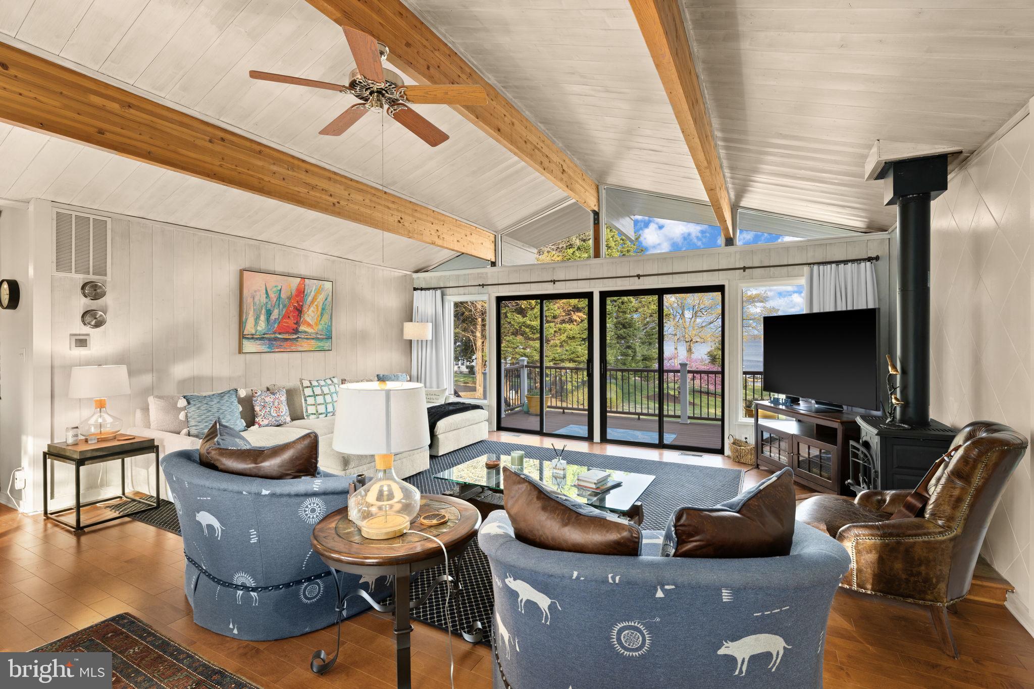 BEAR CASTLE - Residential