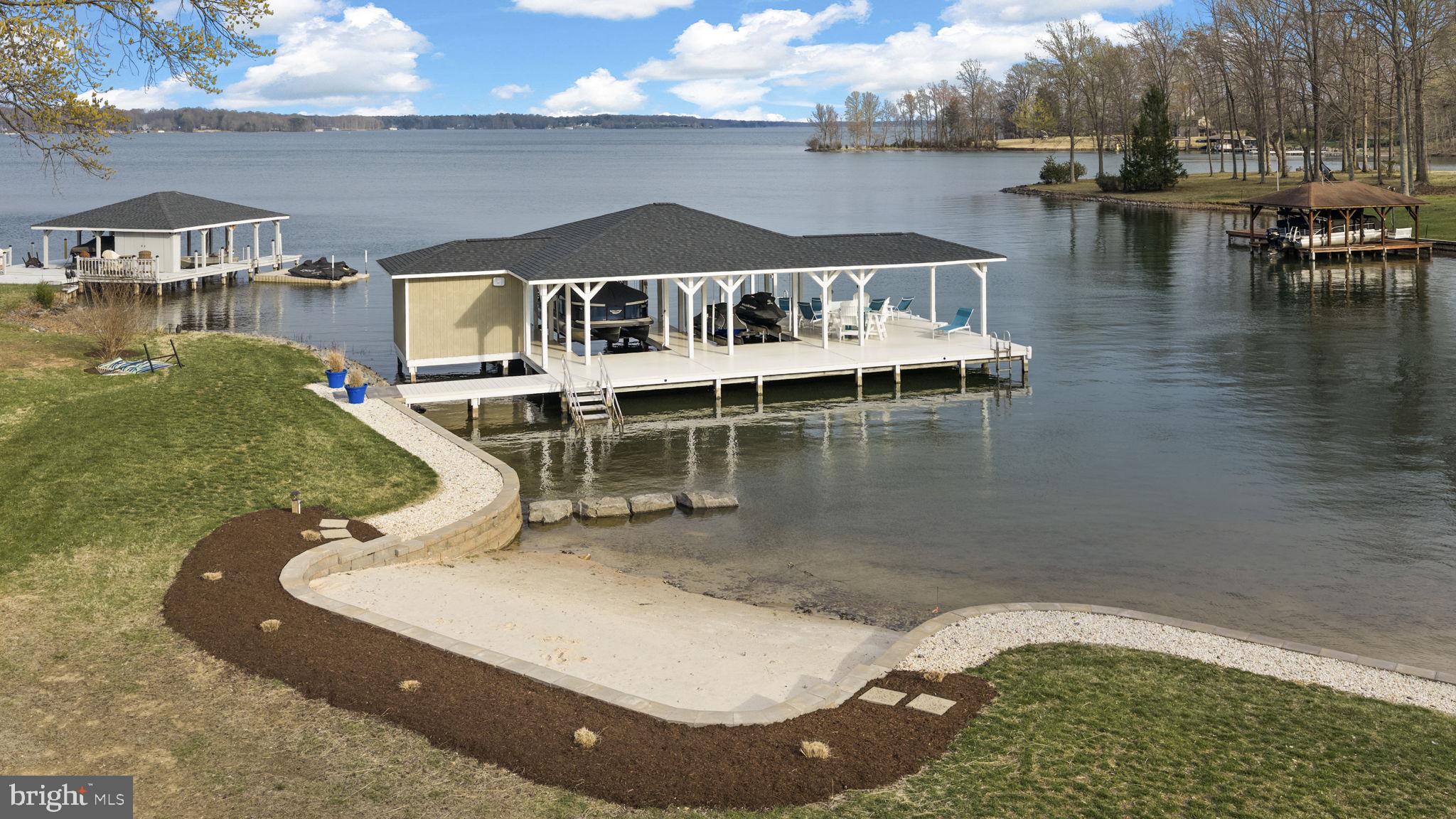 BEAR CASTLE - Residential