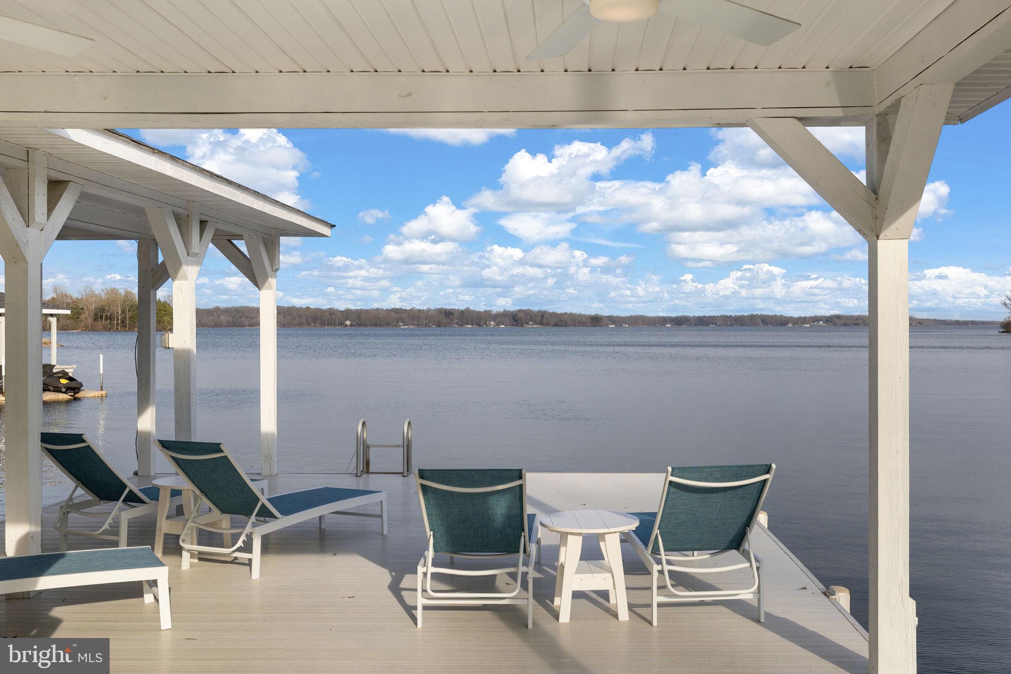 BEAR CASTLE - Residential