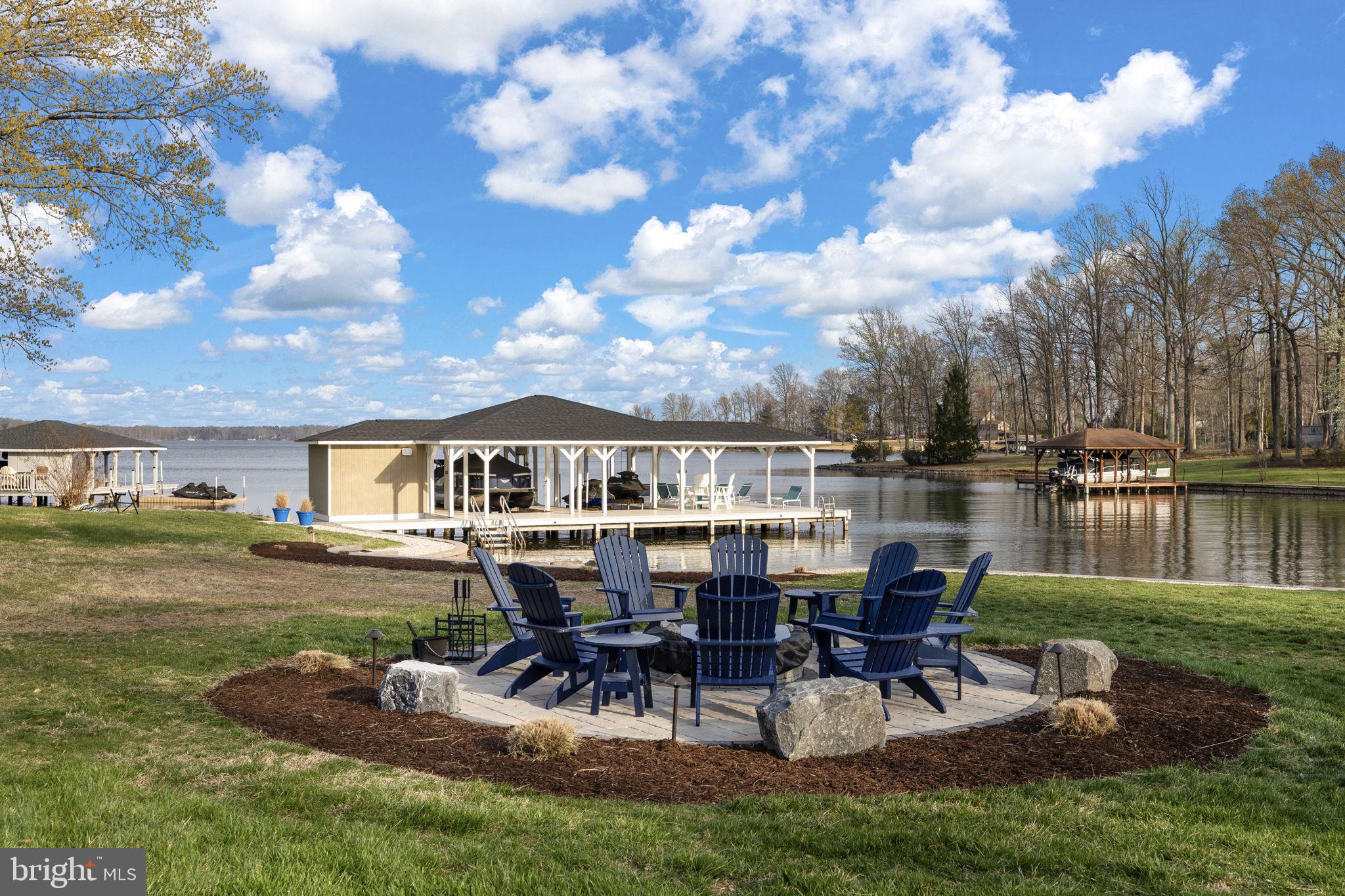 BEAR CASTLE - Residential