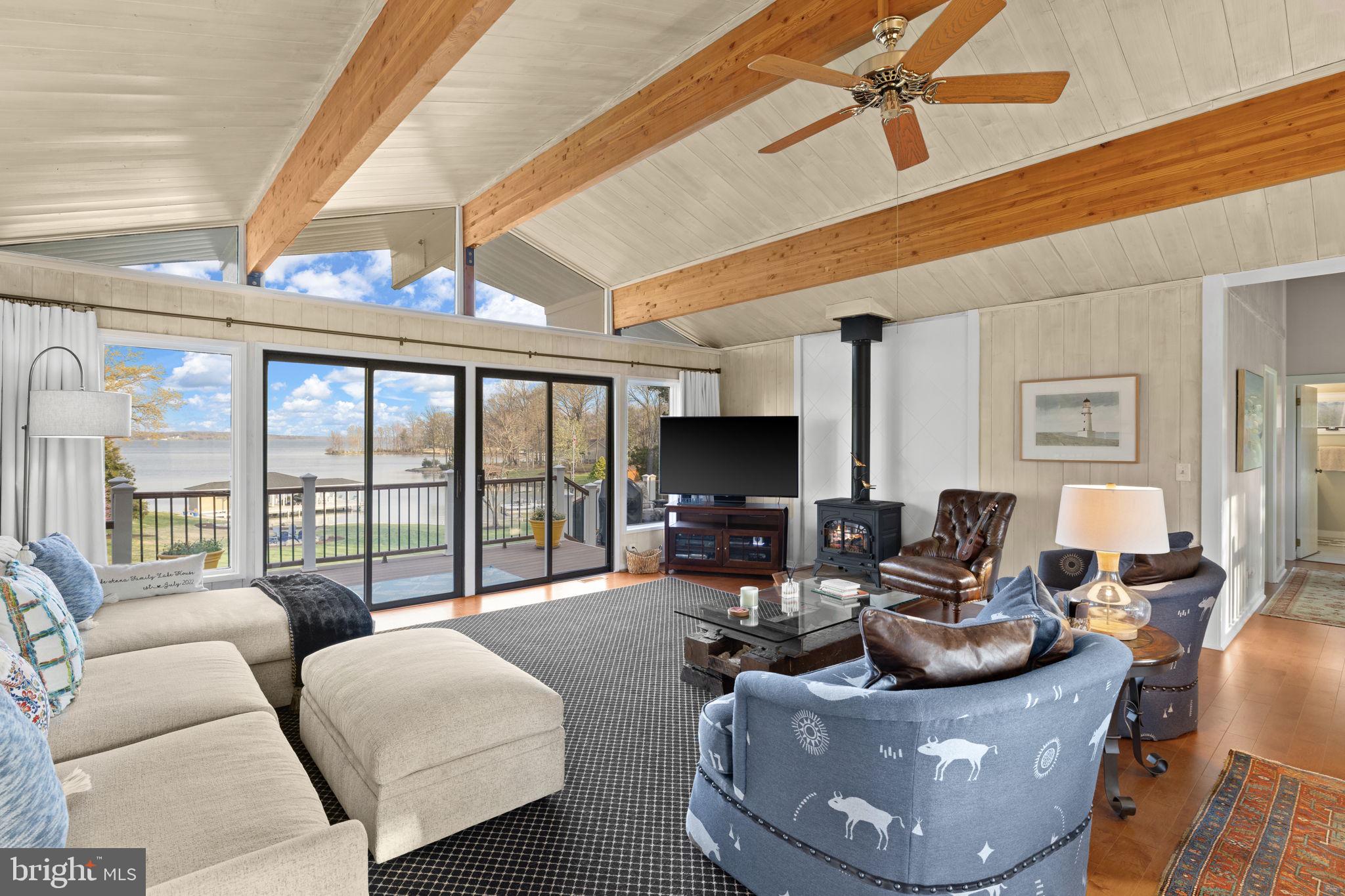 BEAR CASTLE - Residential