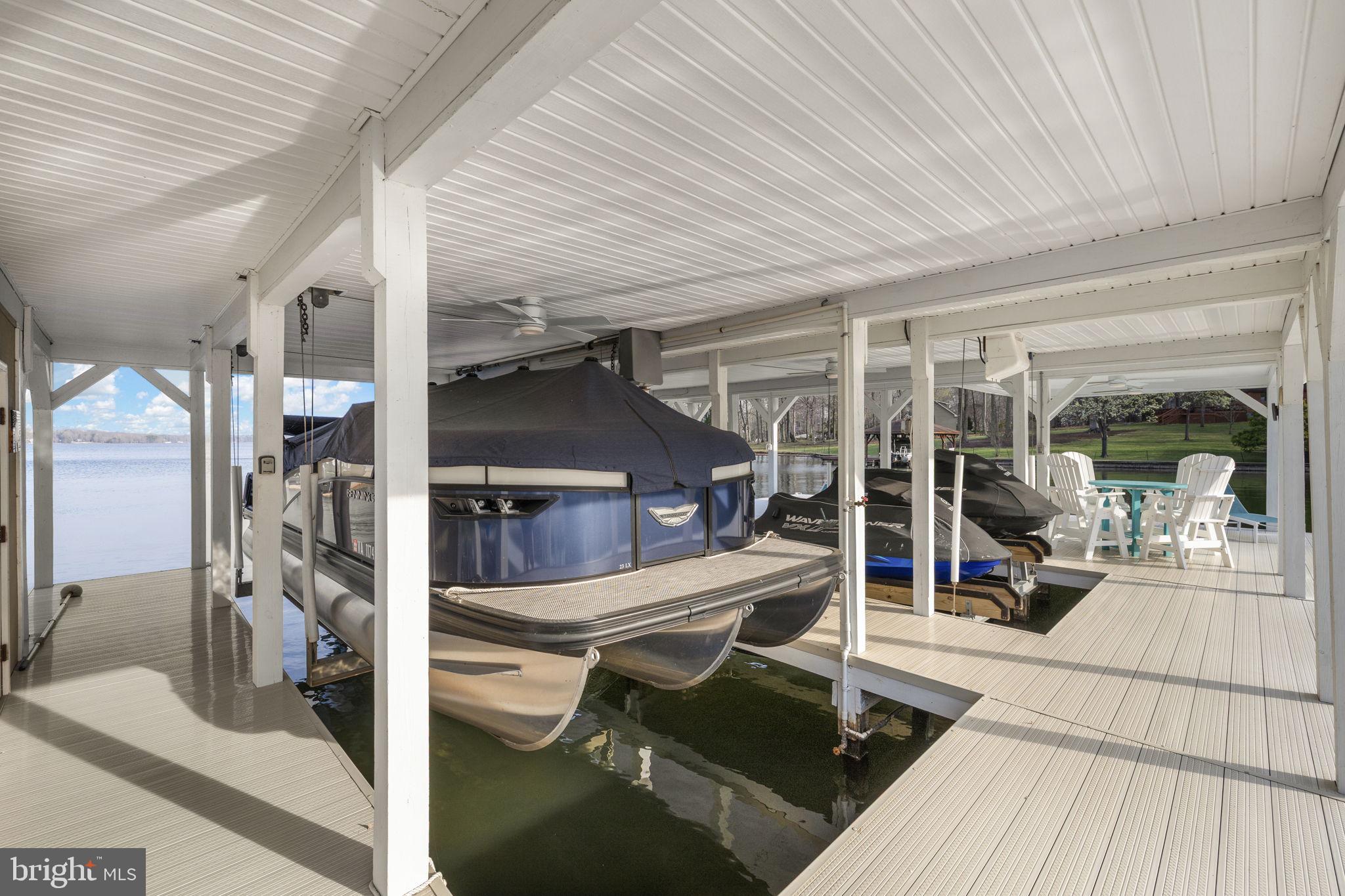 BEAR CASTLE - Residential