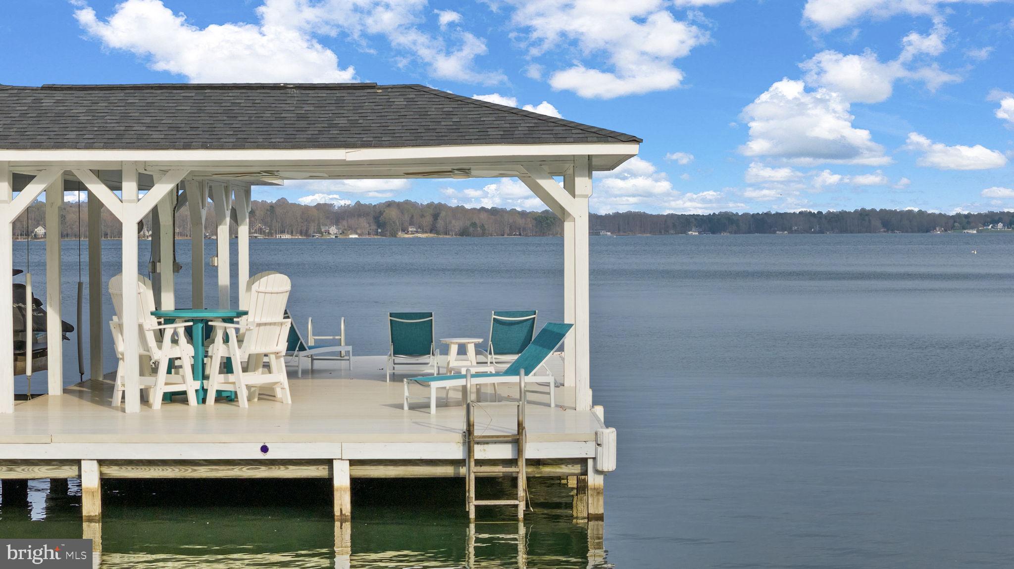 BEAR CASTLE - Residential