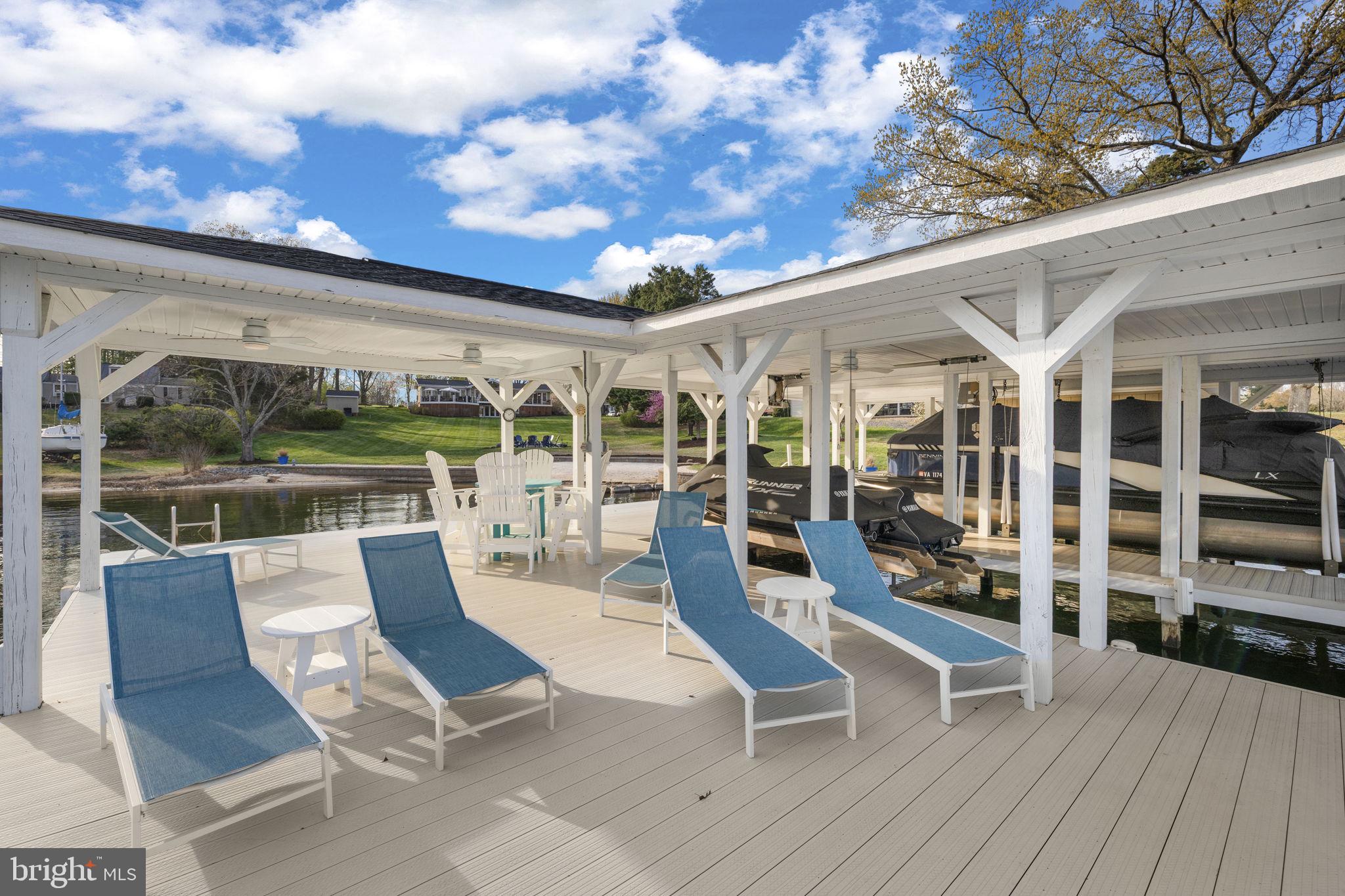 BEAR CASTLE - Residential