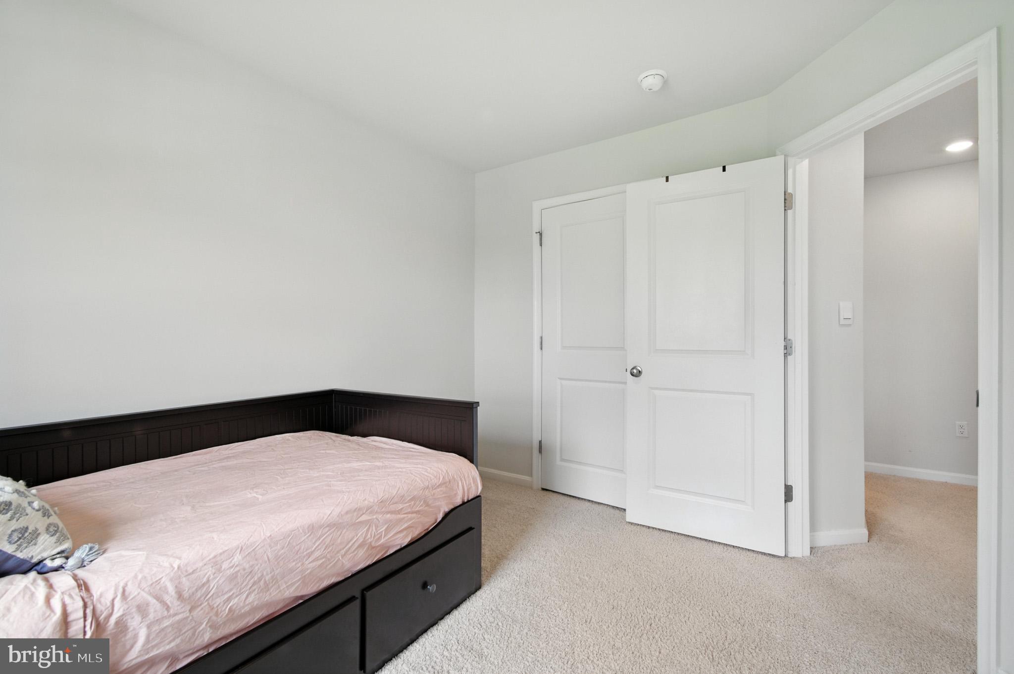 VILLAGES OF WHITE MARSH - Residential Lease