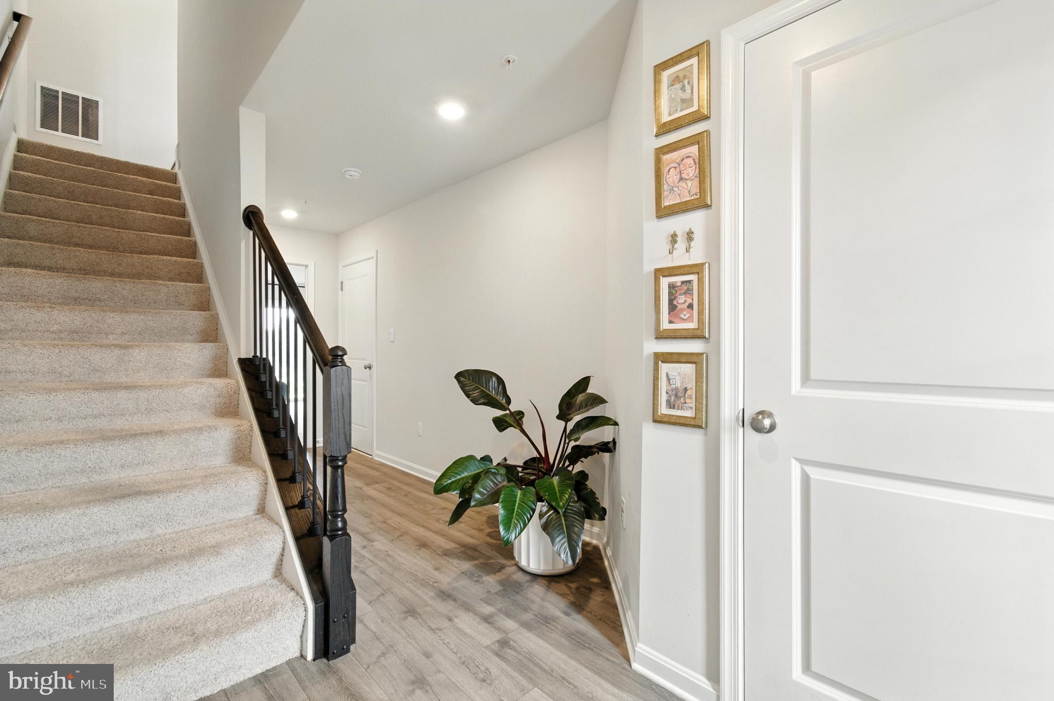 VILLAGES OF WHITE MARSH - Residential Lease