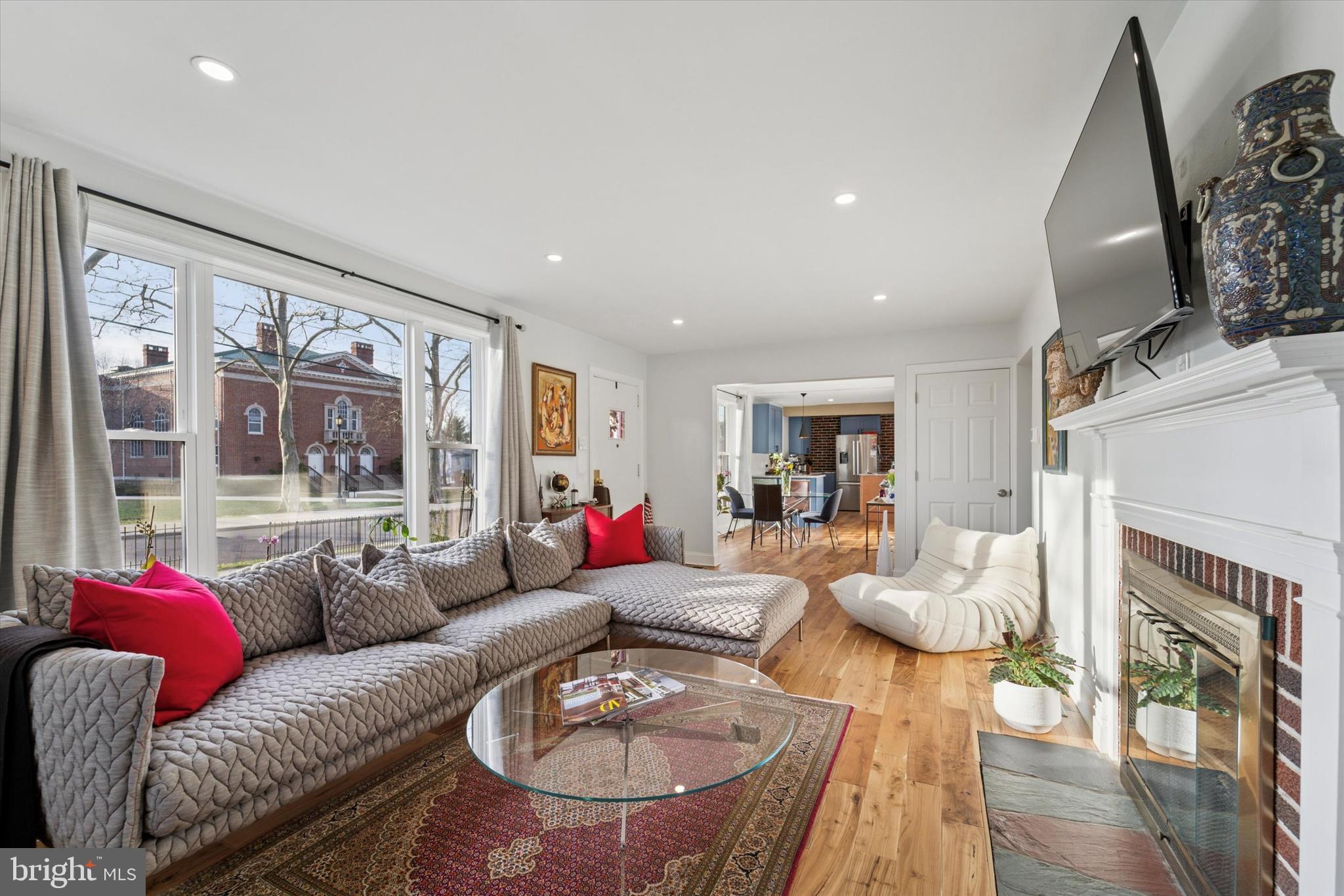 535 N FRANKLIN STREET