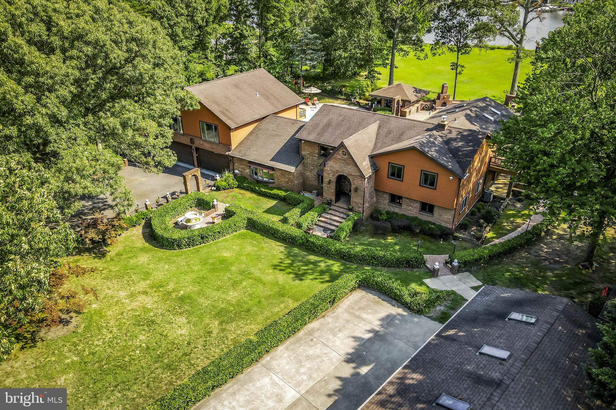 HICKORY POINT - Residential