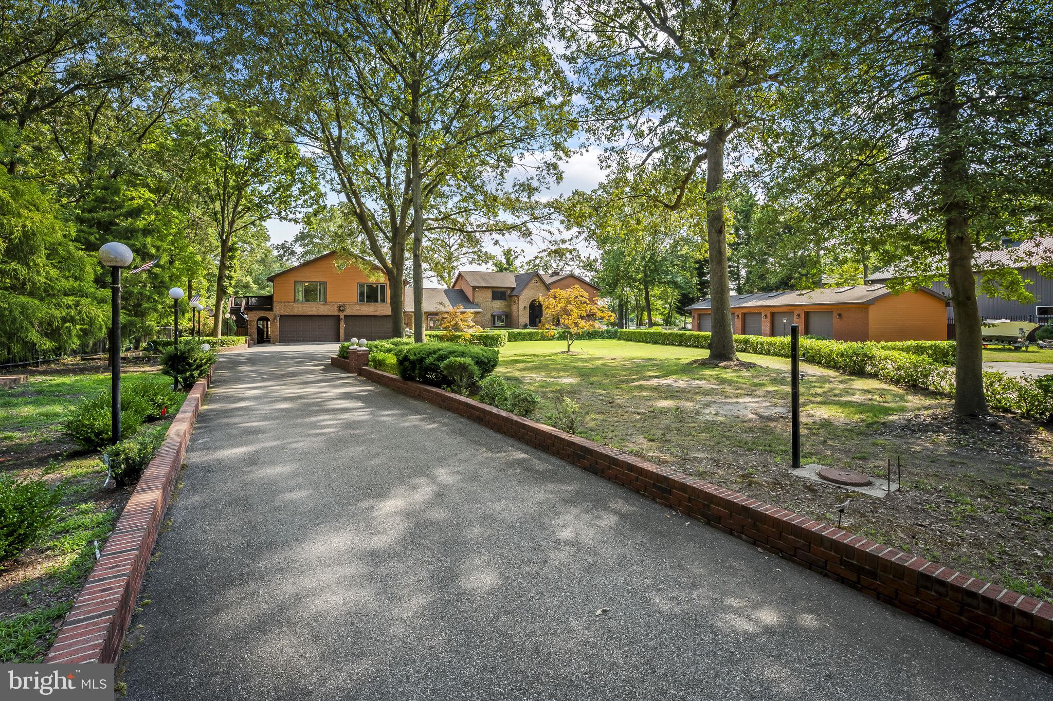 HICKORY POINT - Residential