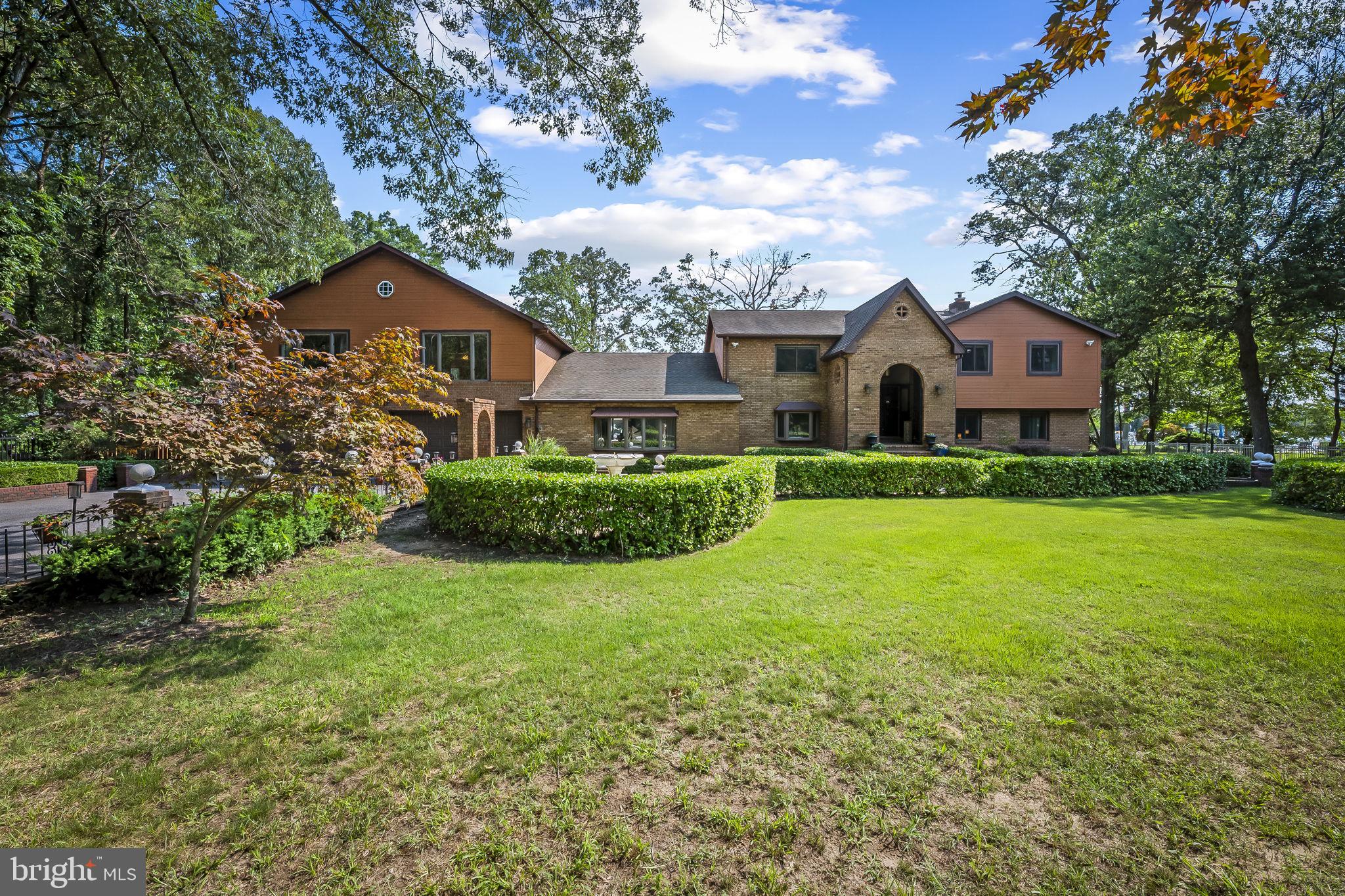 HICKORY POINT - Residential