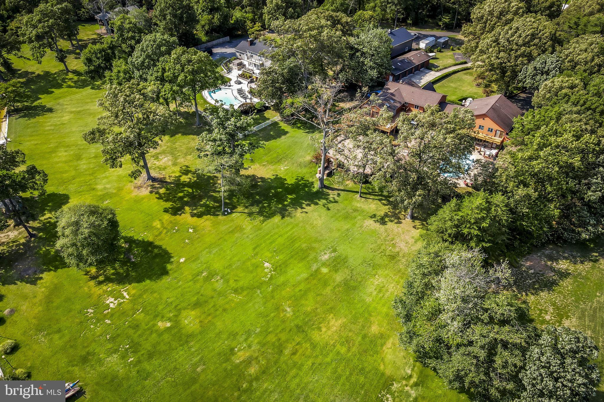 HICKORY POINT - Residential