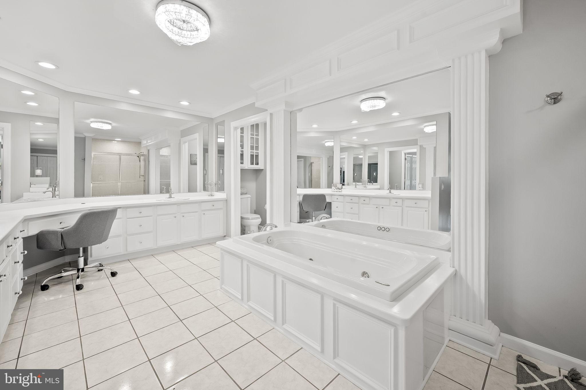 HICKORY POINT - Residential