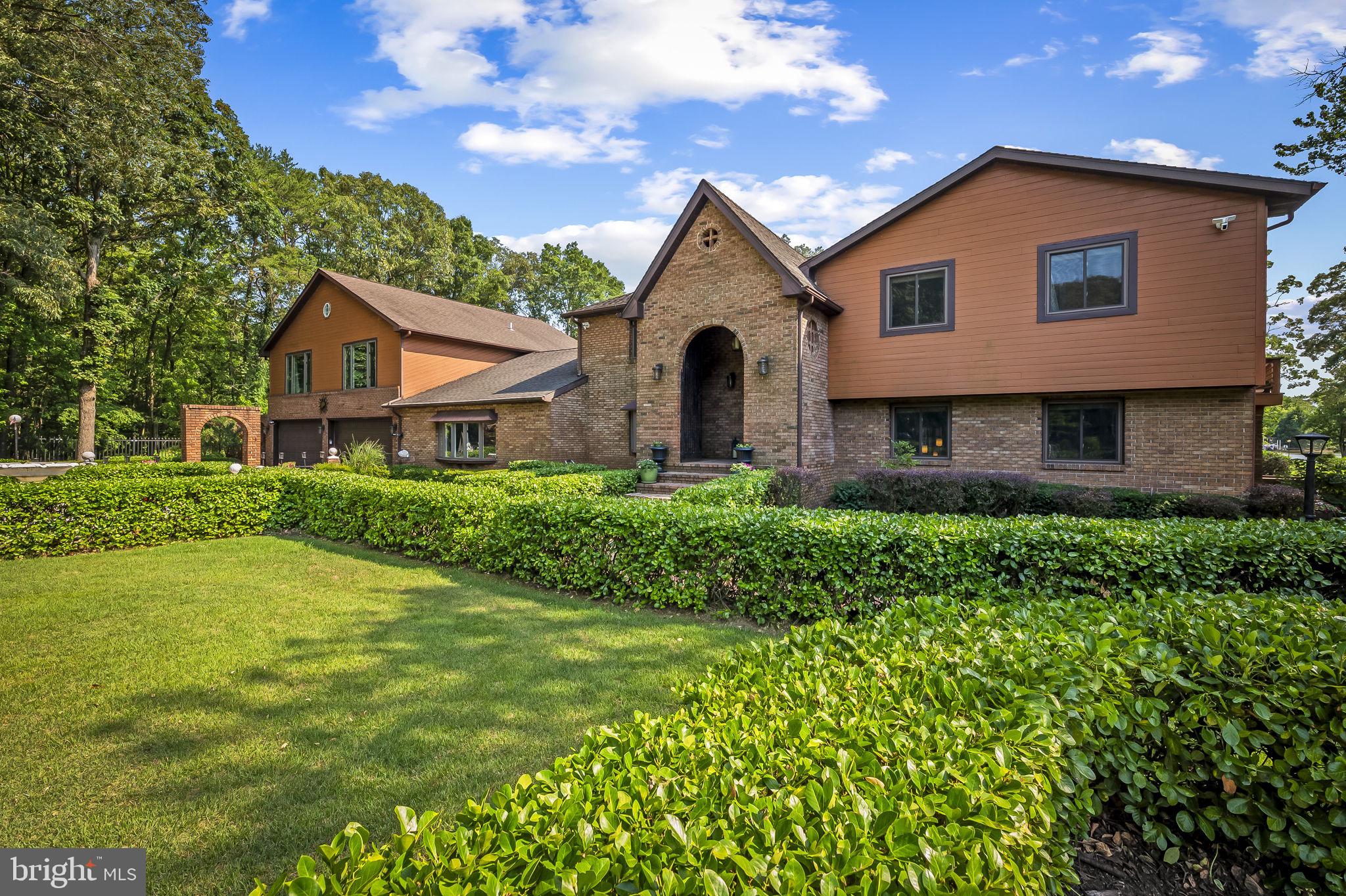 HICKORY POINT - Residential