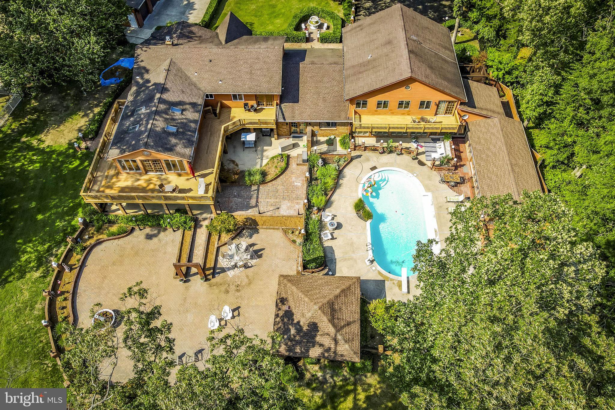 HICKORY POINT - Residential