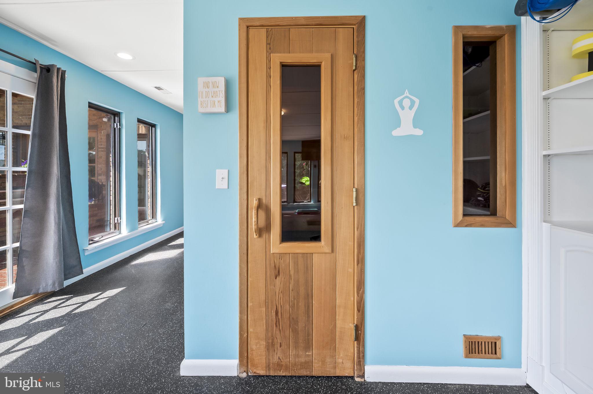 HICKORY POINT - Residential