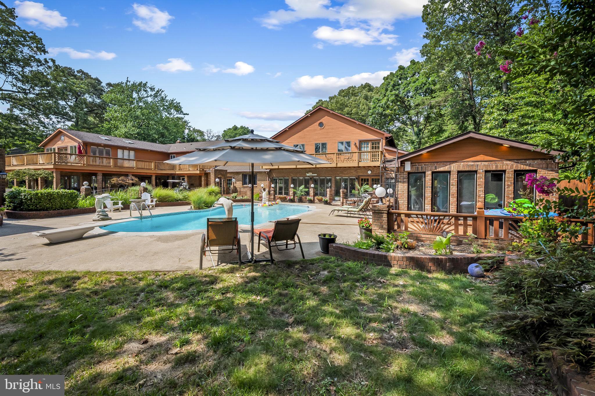 HICKORY POINT - Residential