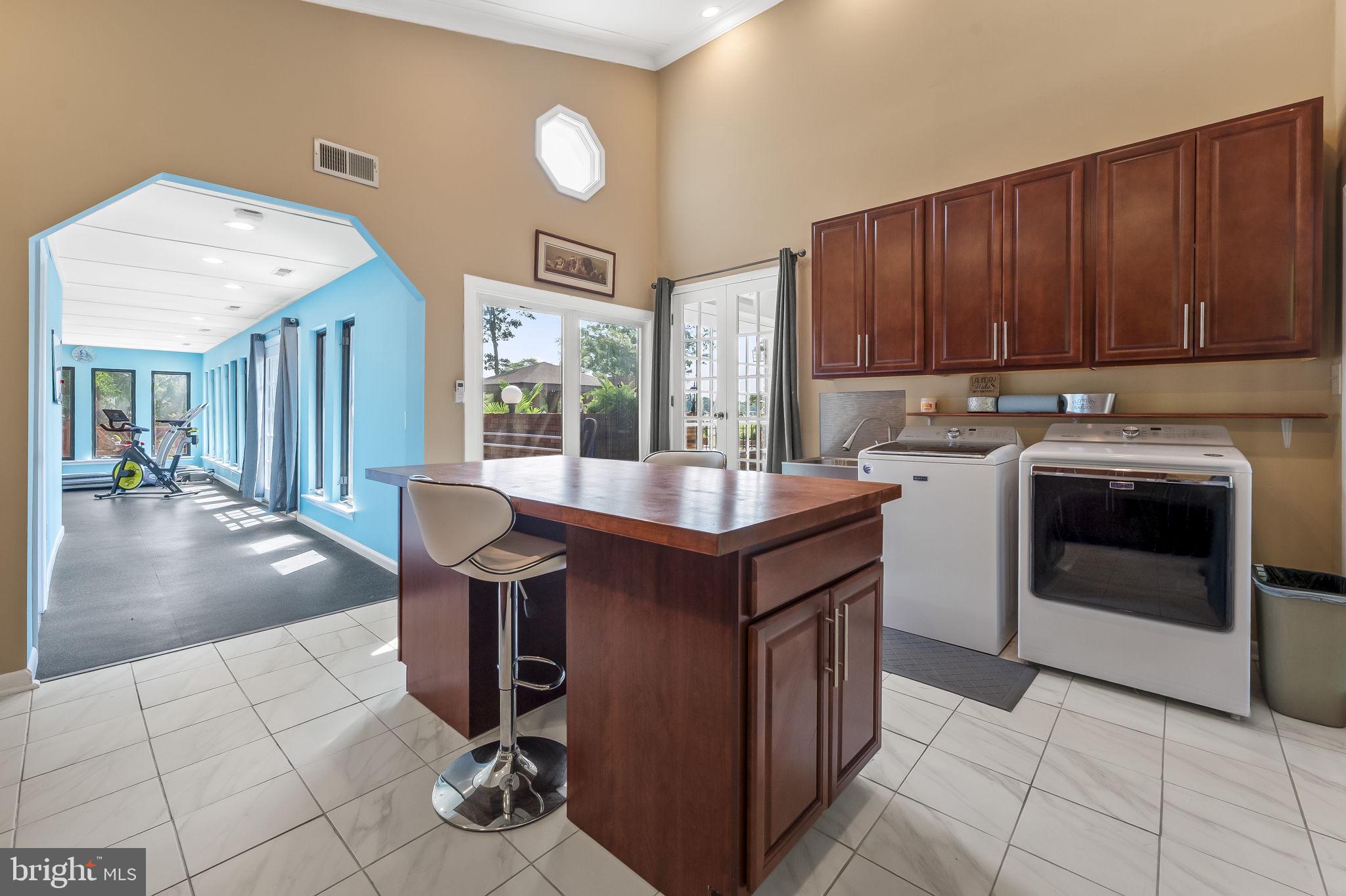 HICKORY POINT - Residential