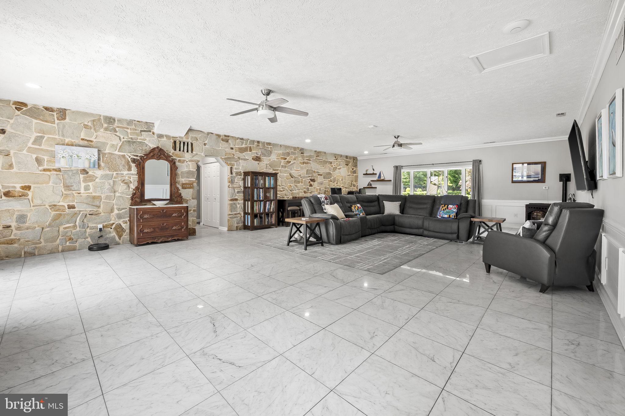 HICKORY POINT - Residential