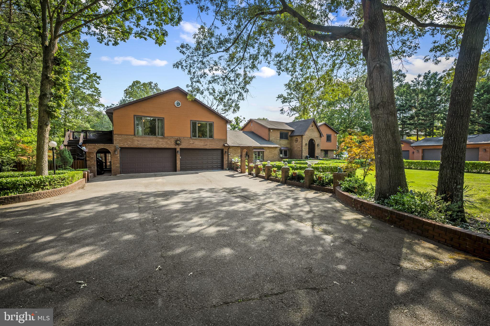 HICKORY POINT - Residential