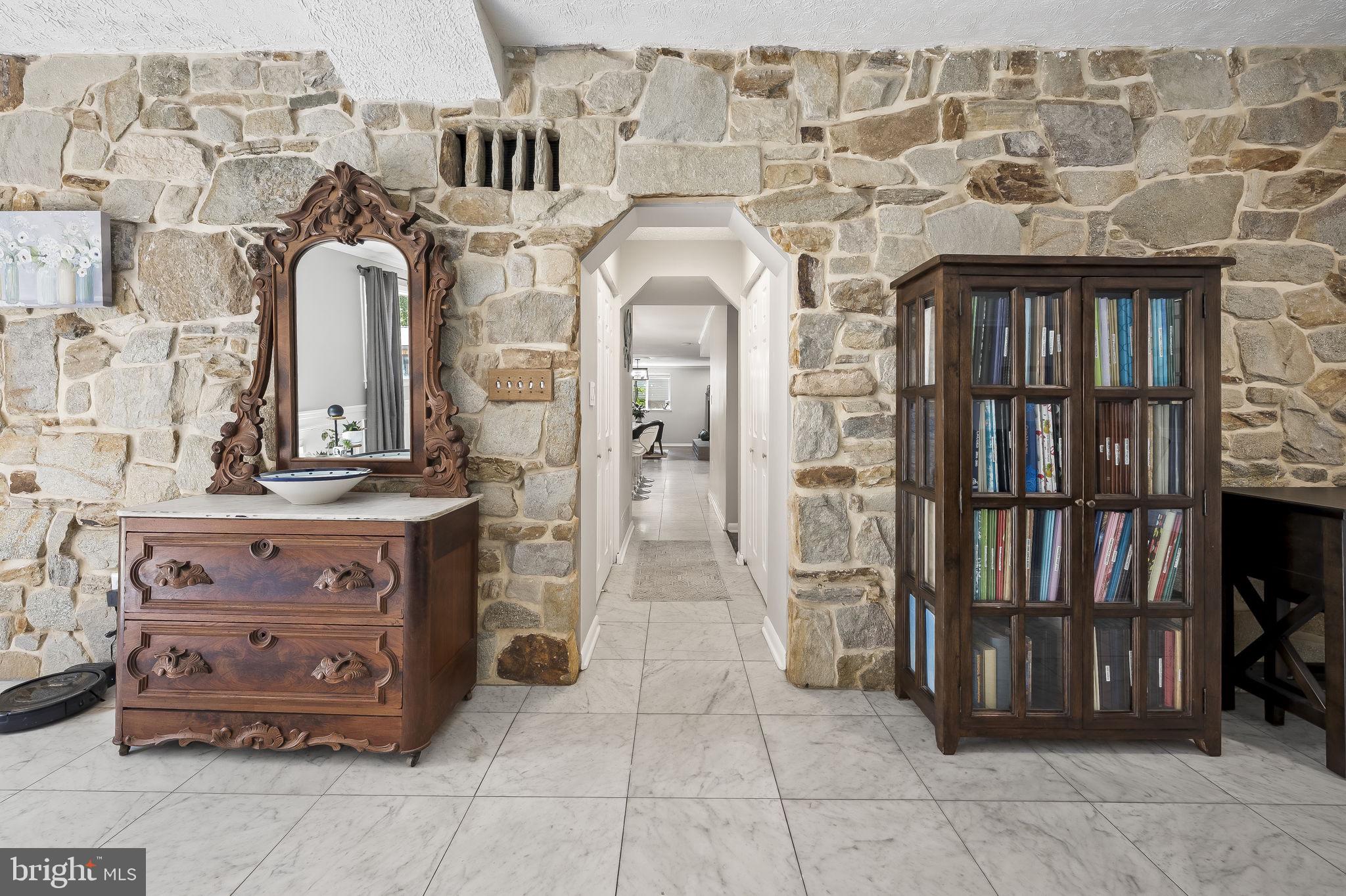 HICKORY POINT - Residential