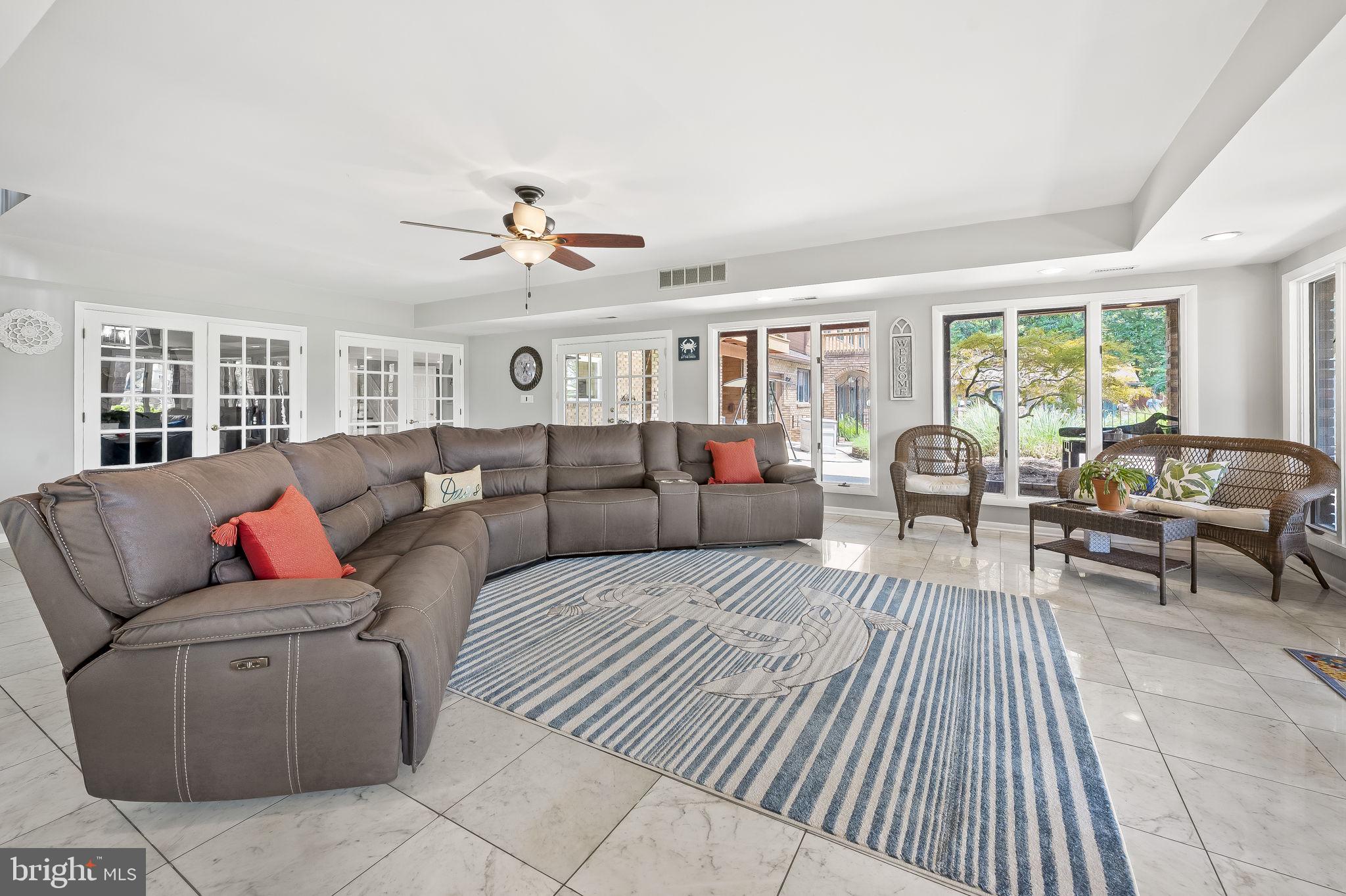 HICKORY POINT - Residential