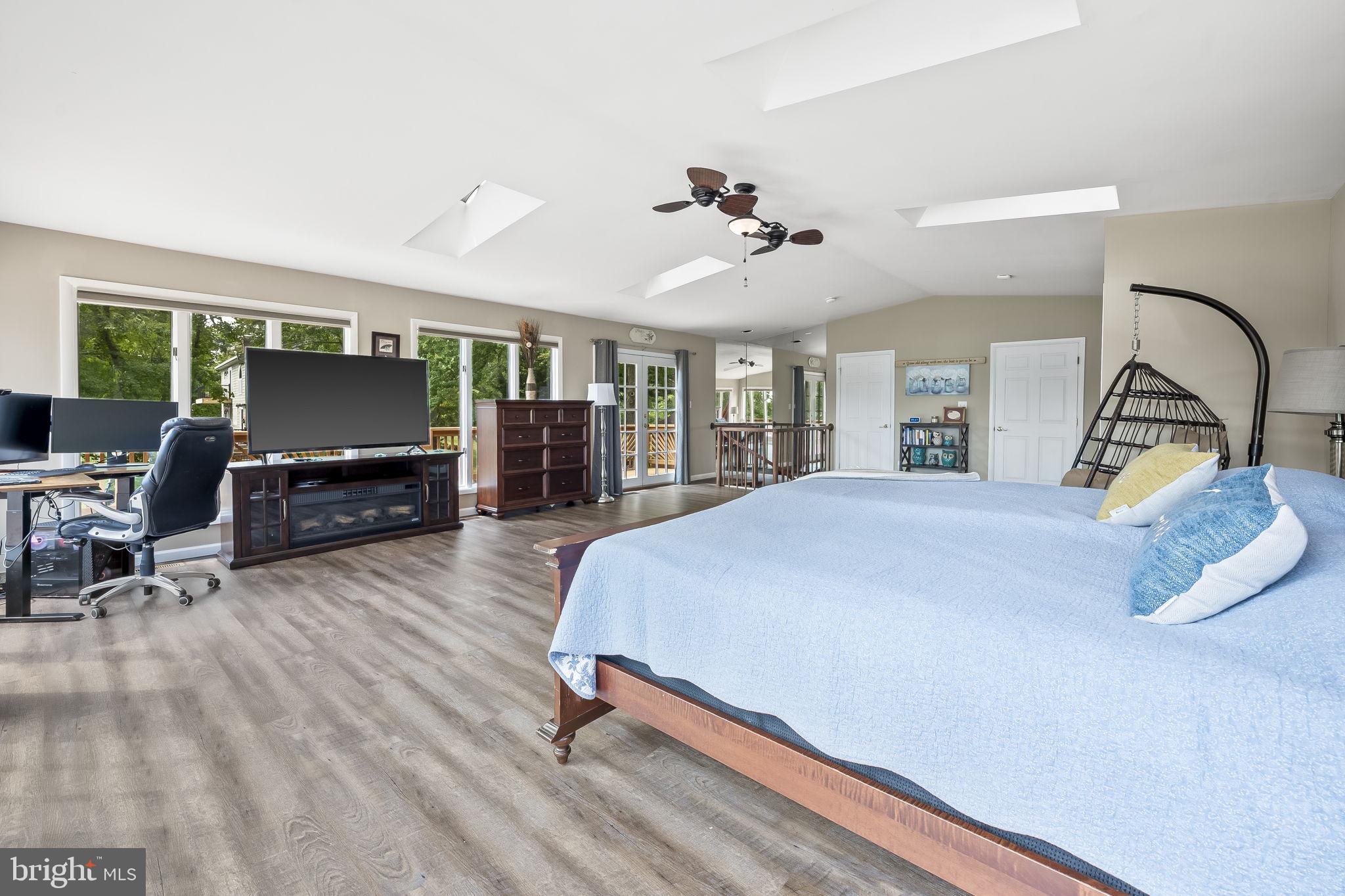 HICKORY POINT - Residential