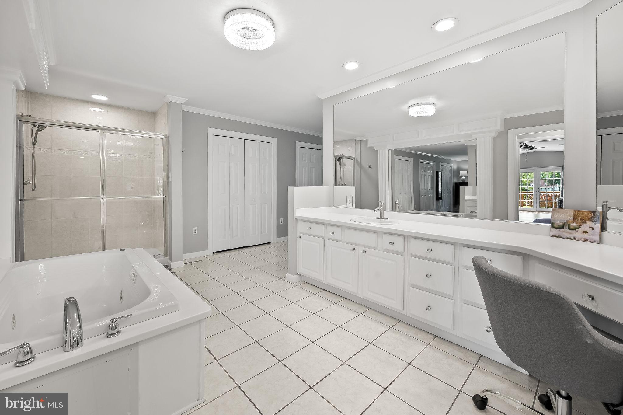 HICKORY POINT - Residential