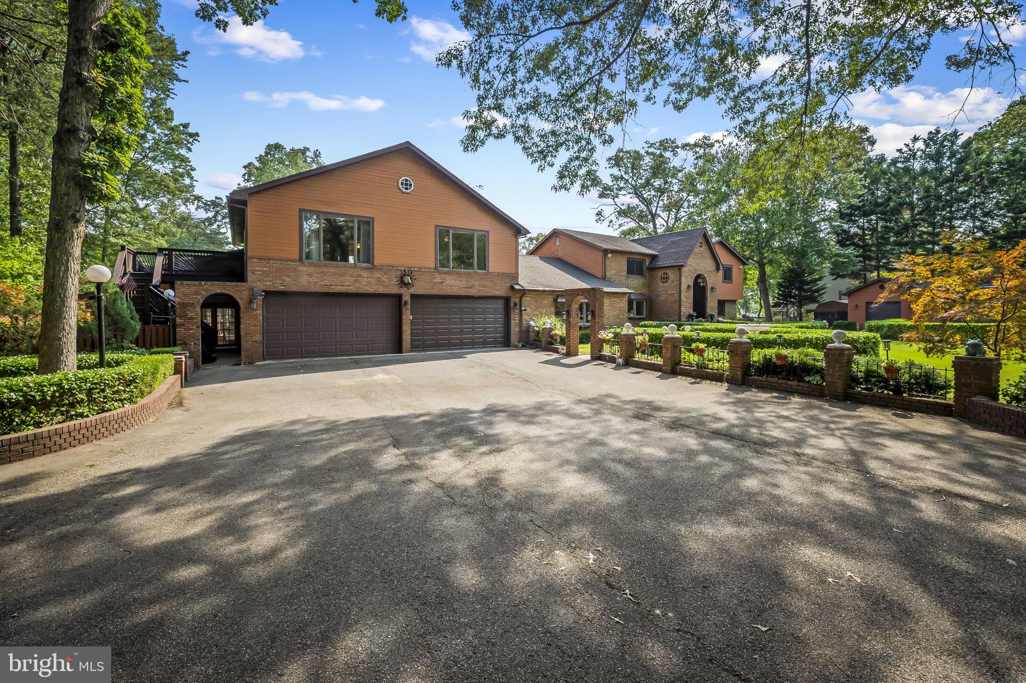 HICKORY POINT - Residential