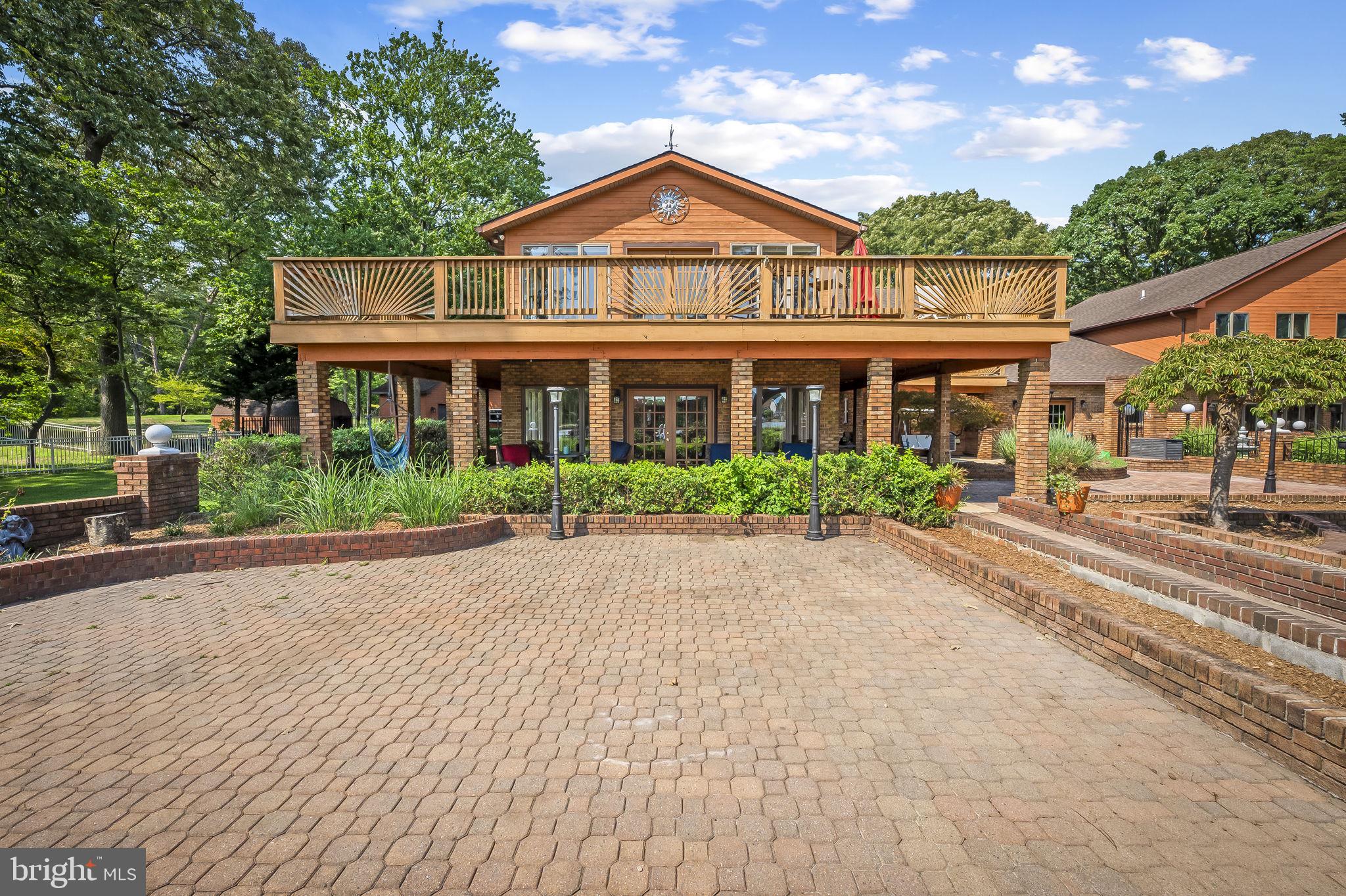 HICKORY POINT - Residential