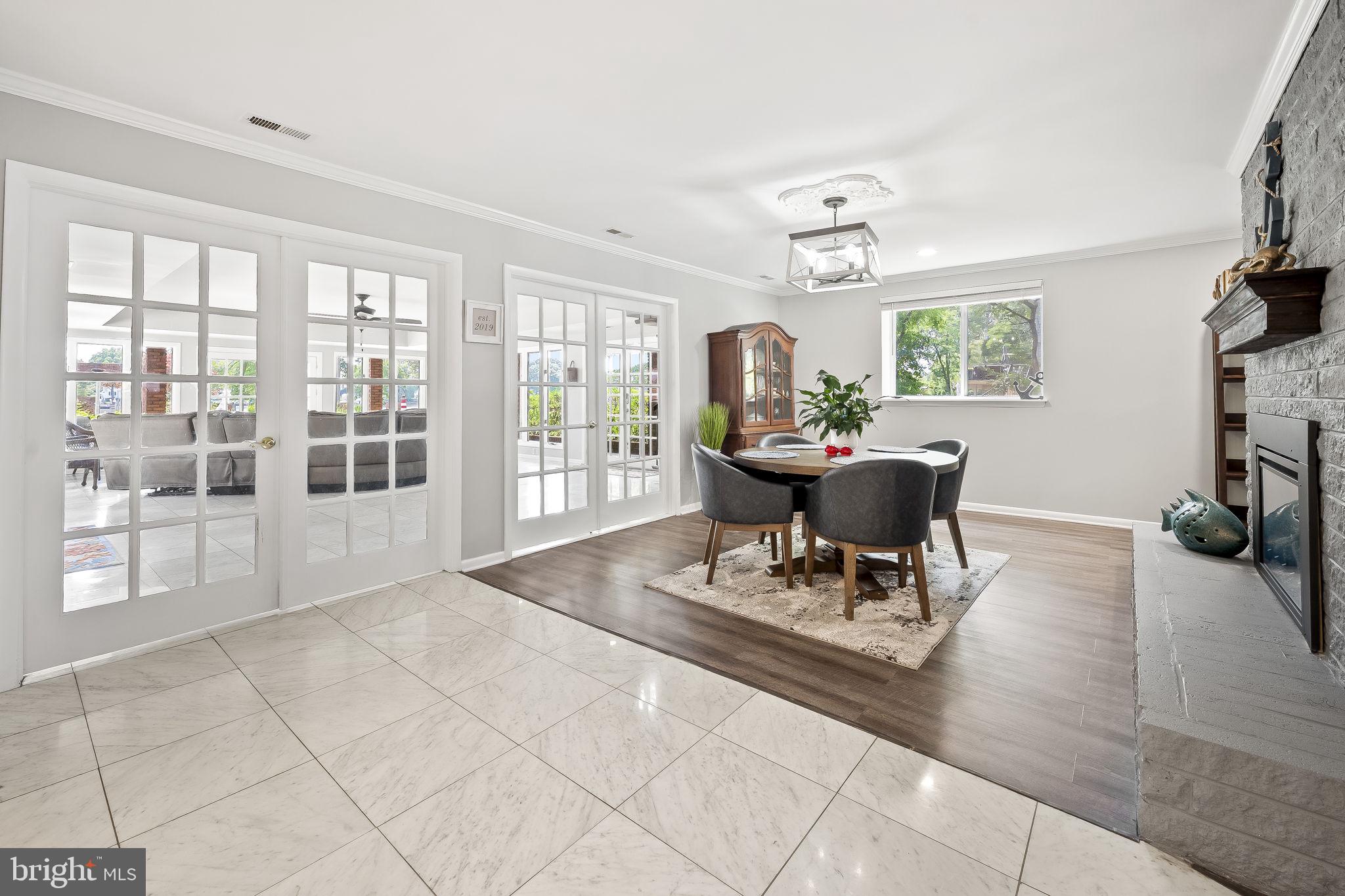 HICKORY POINT - Residential