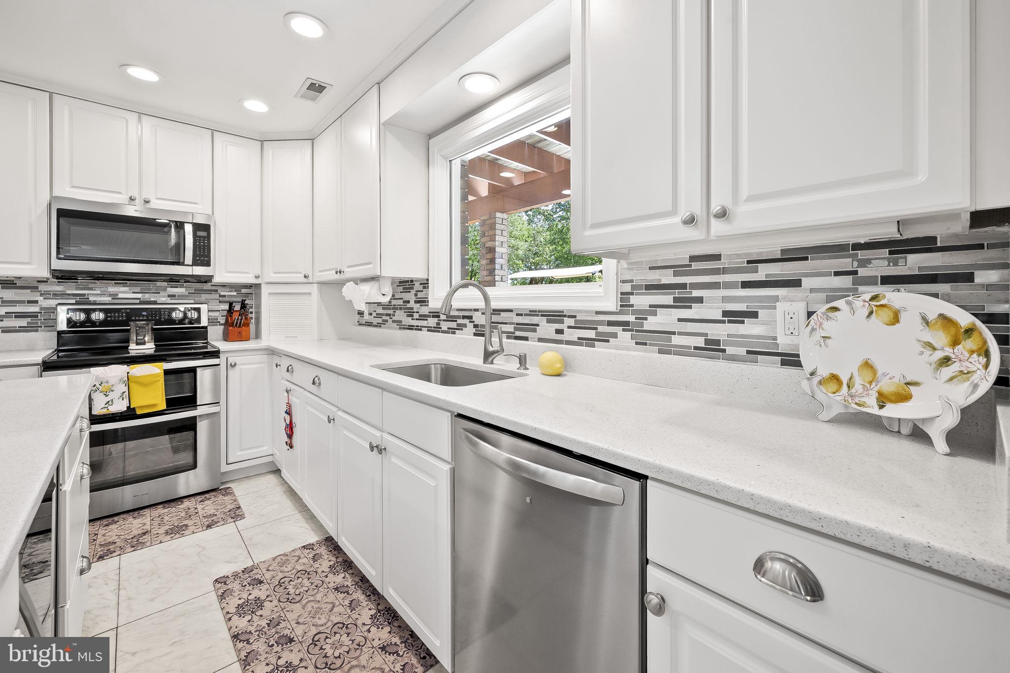 HICKORY POINT - Residential