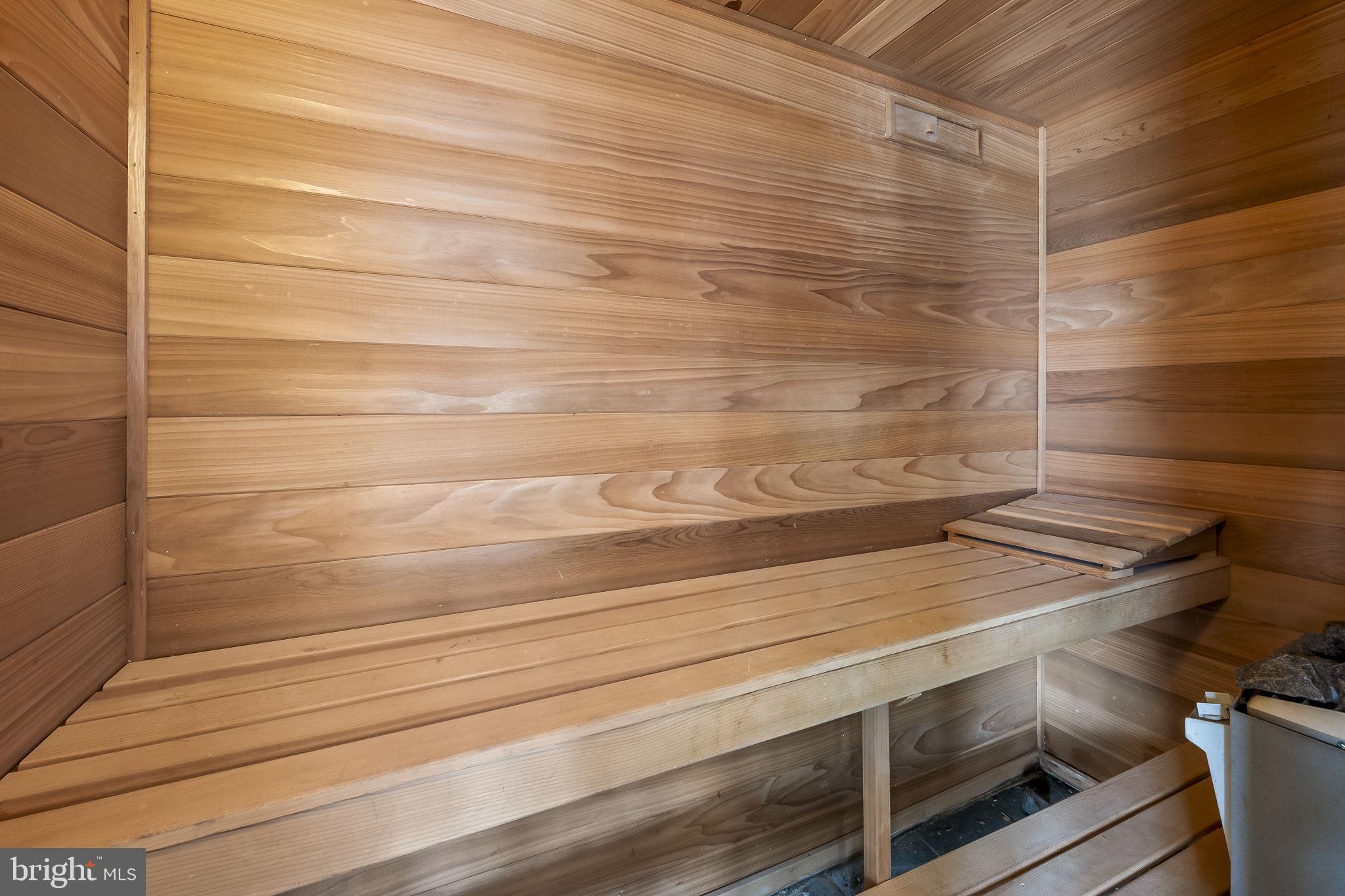 HICKORY POINT - Residential