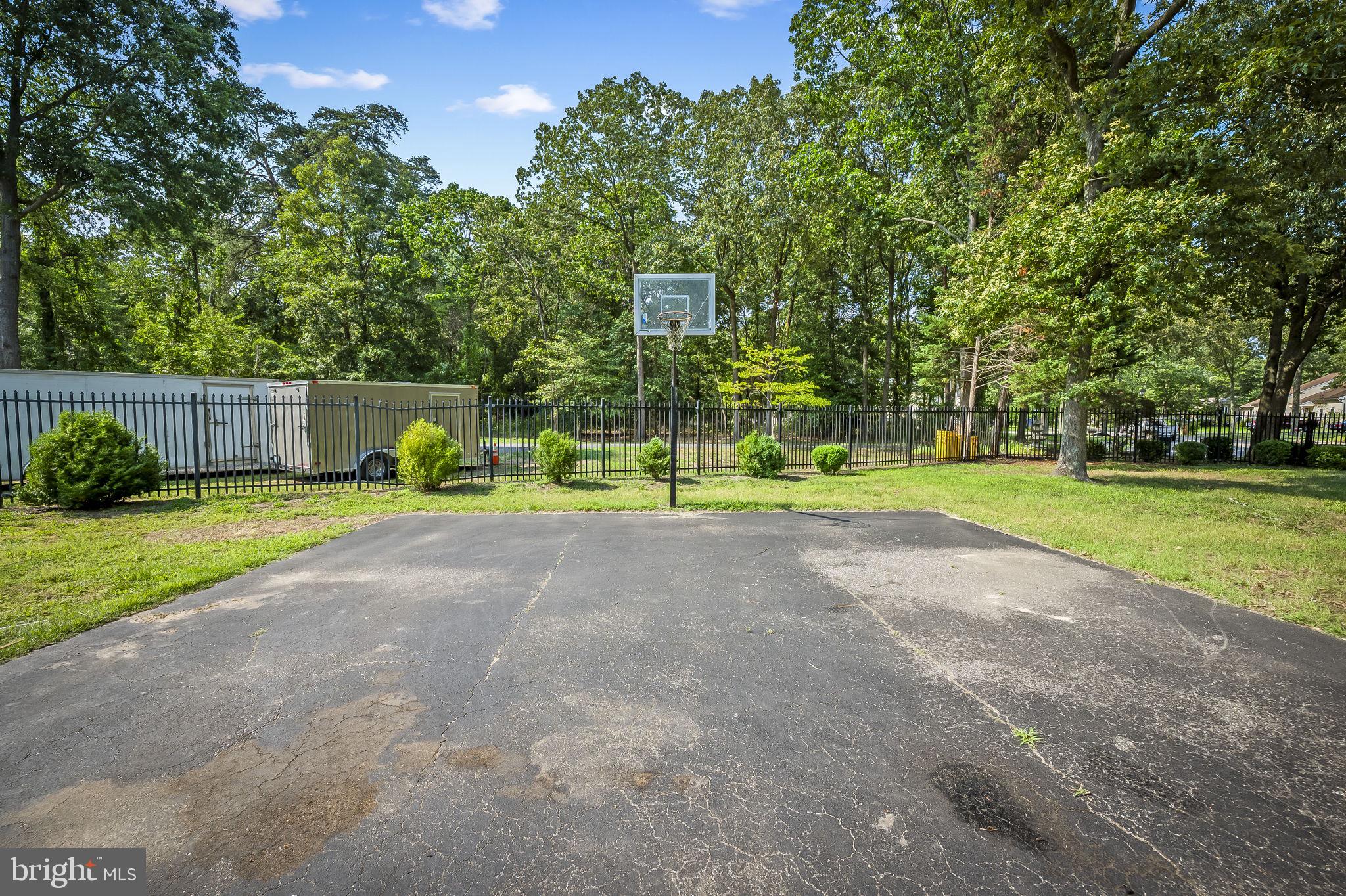 HICKORY POINT - Residential