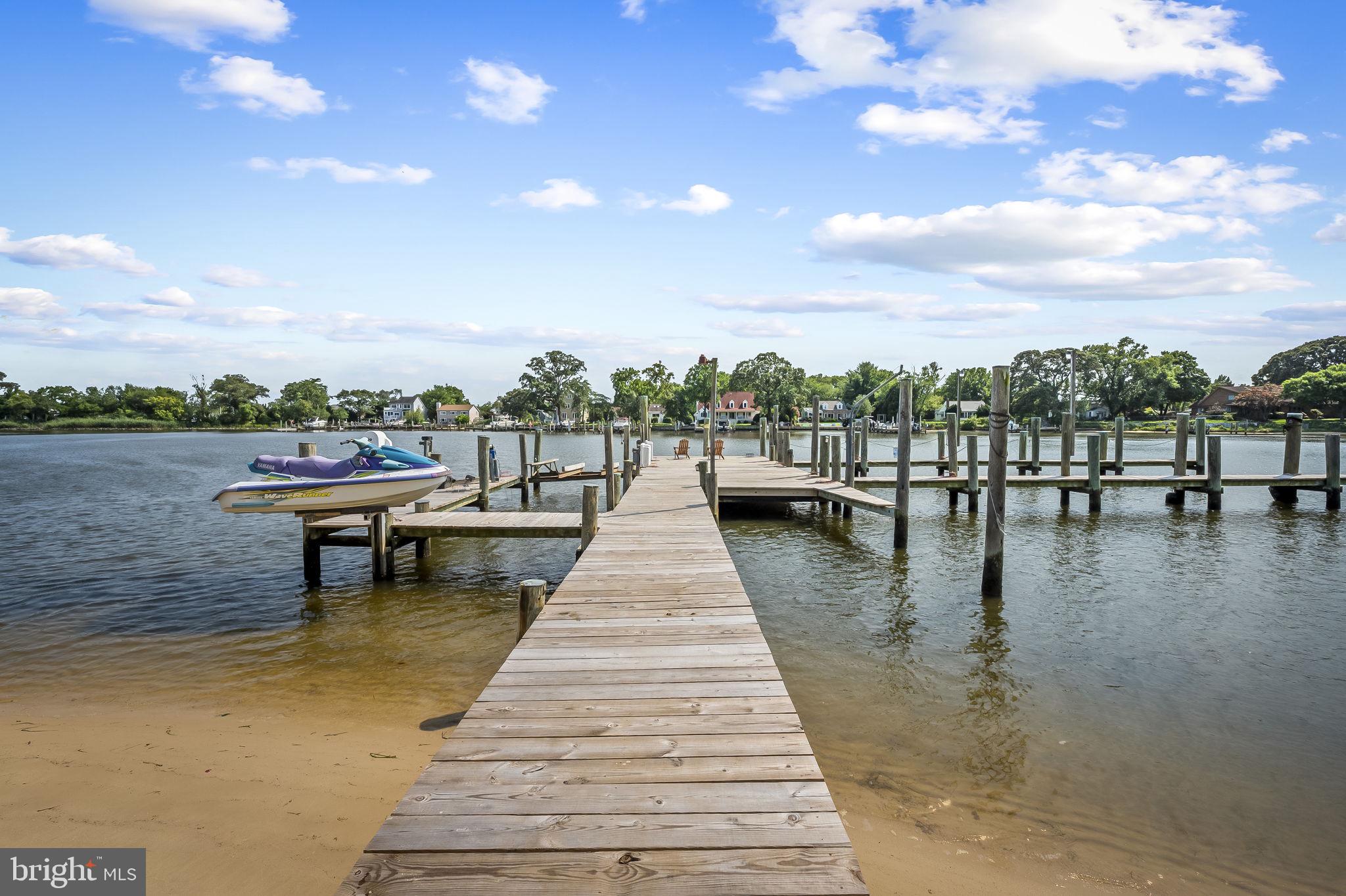 HICKORY POINT - Residential