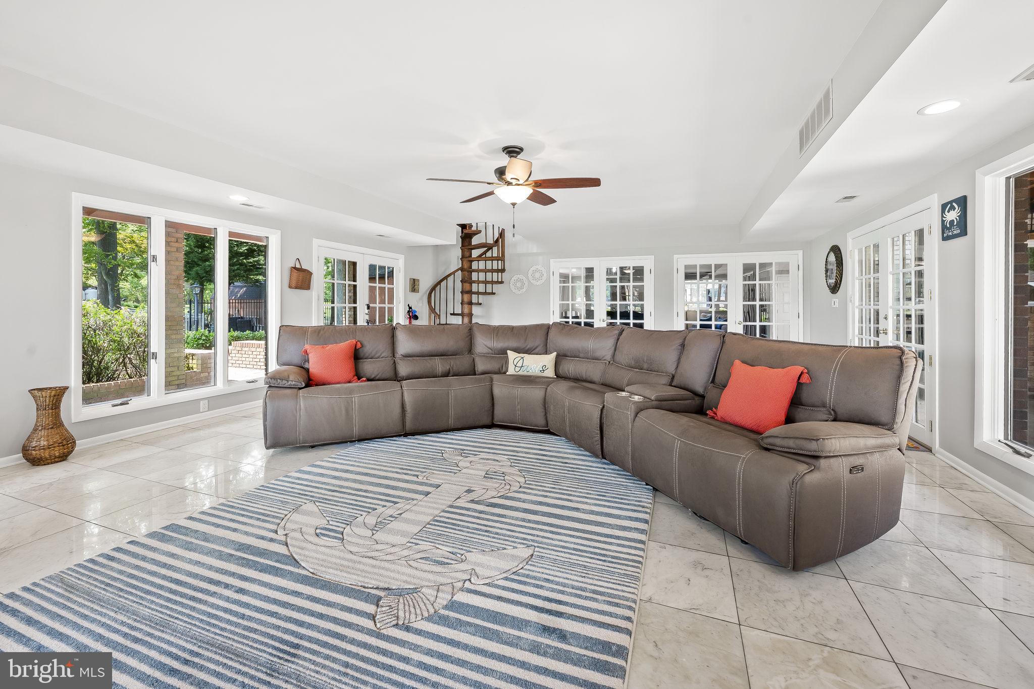 HICKORY POINT - Residential