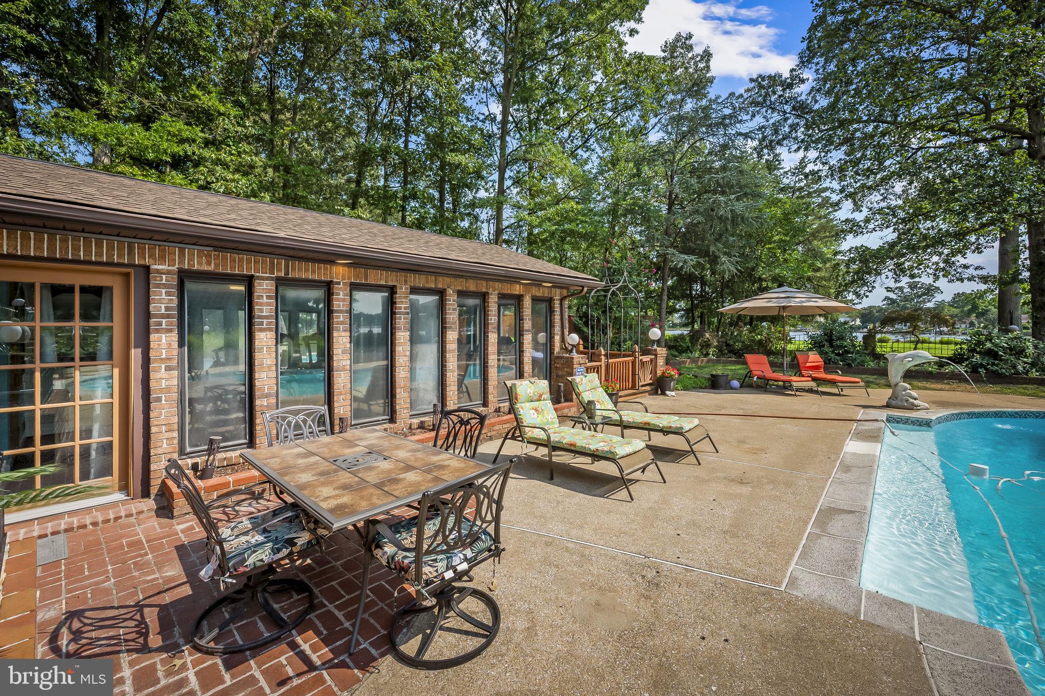 HICKORY POINT - Residential