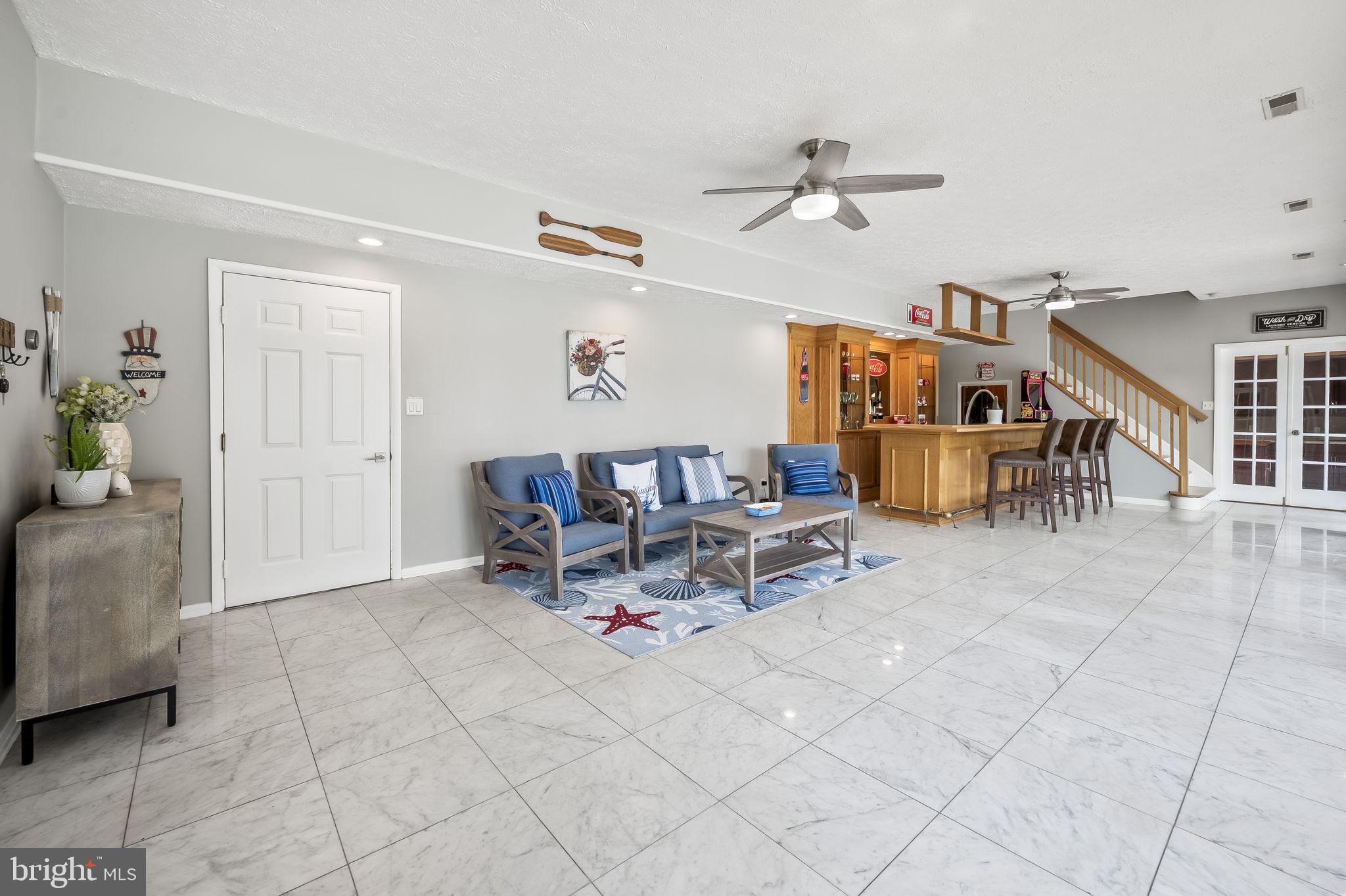 HICKORY POINT - Residential