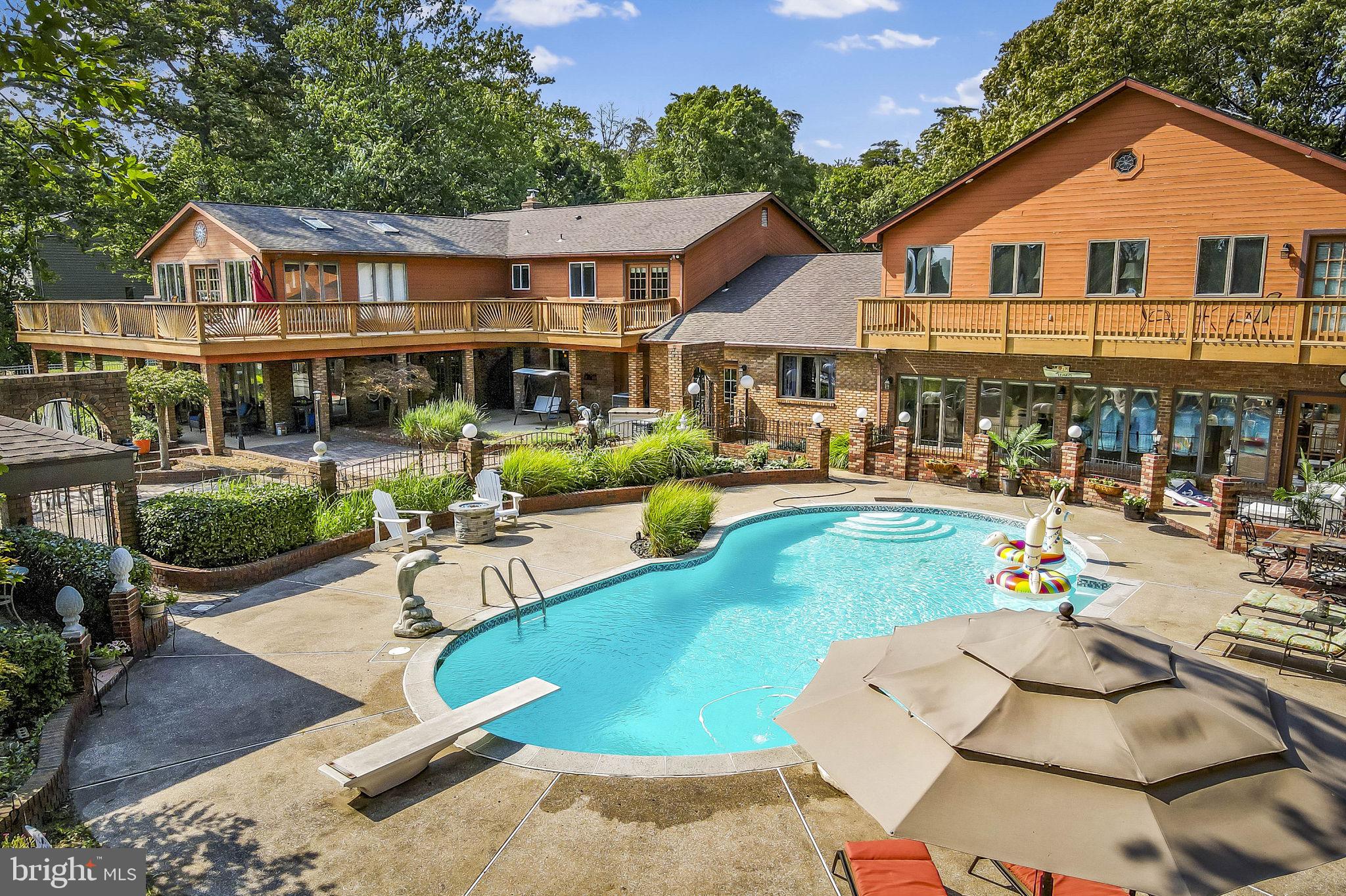 HICKORY POINT - Residential