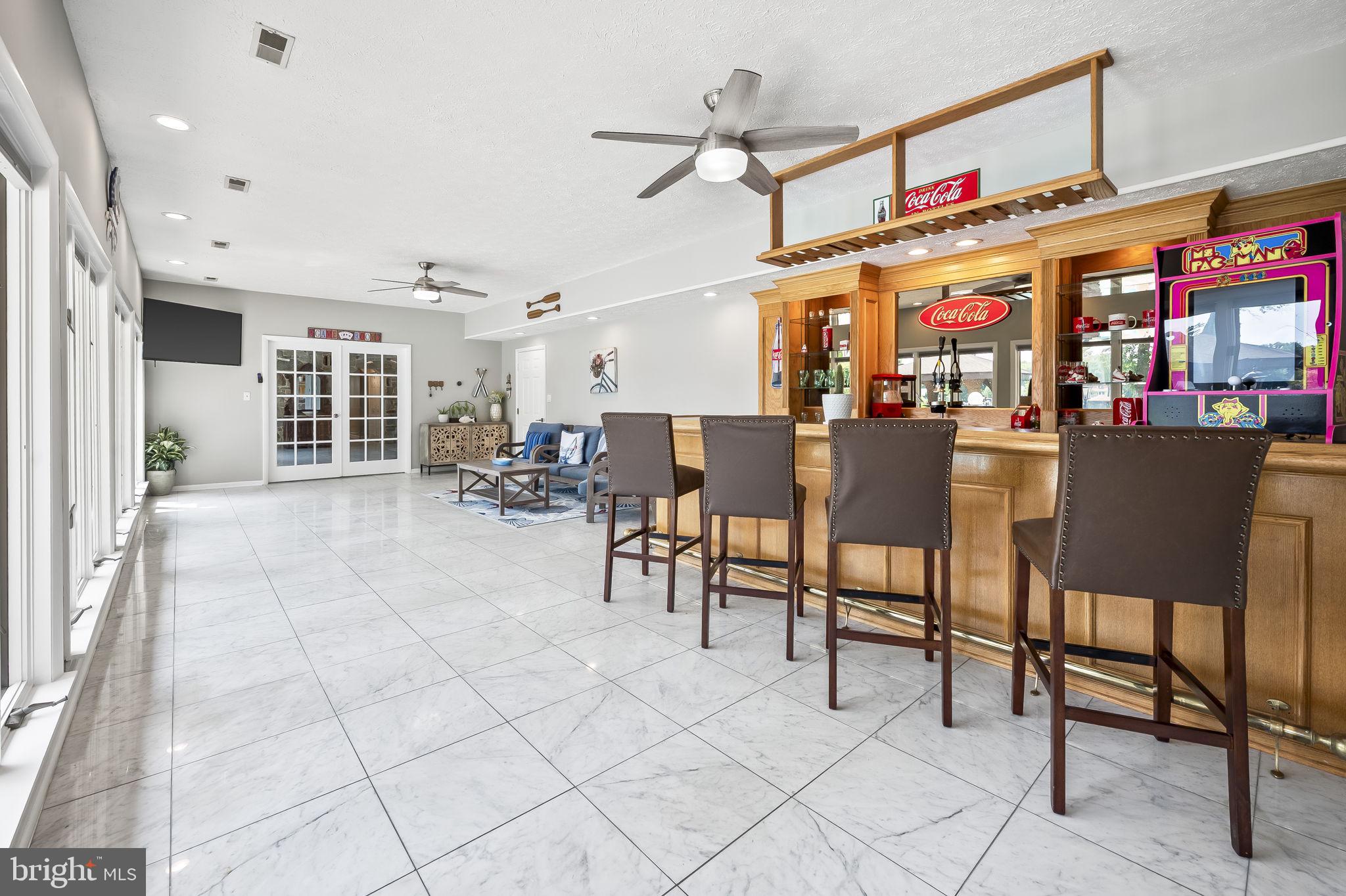 HICKORY POINT - Residential