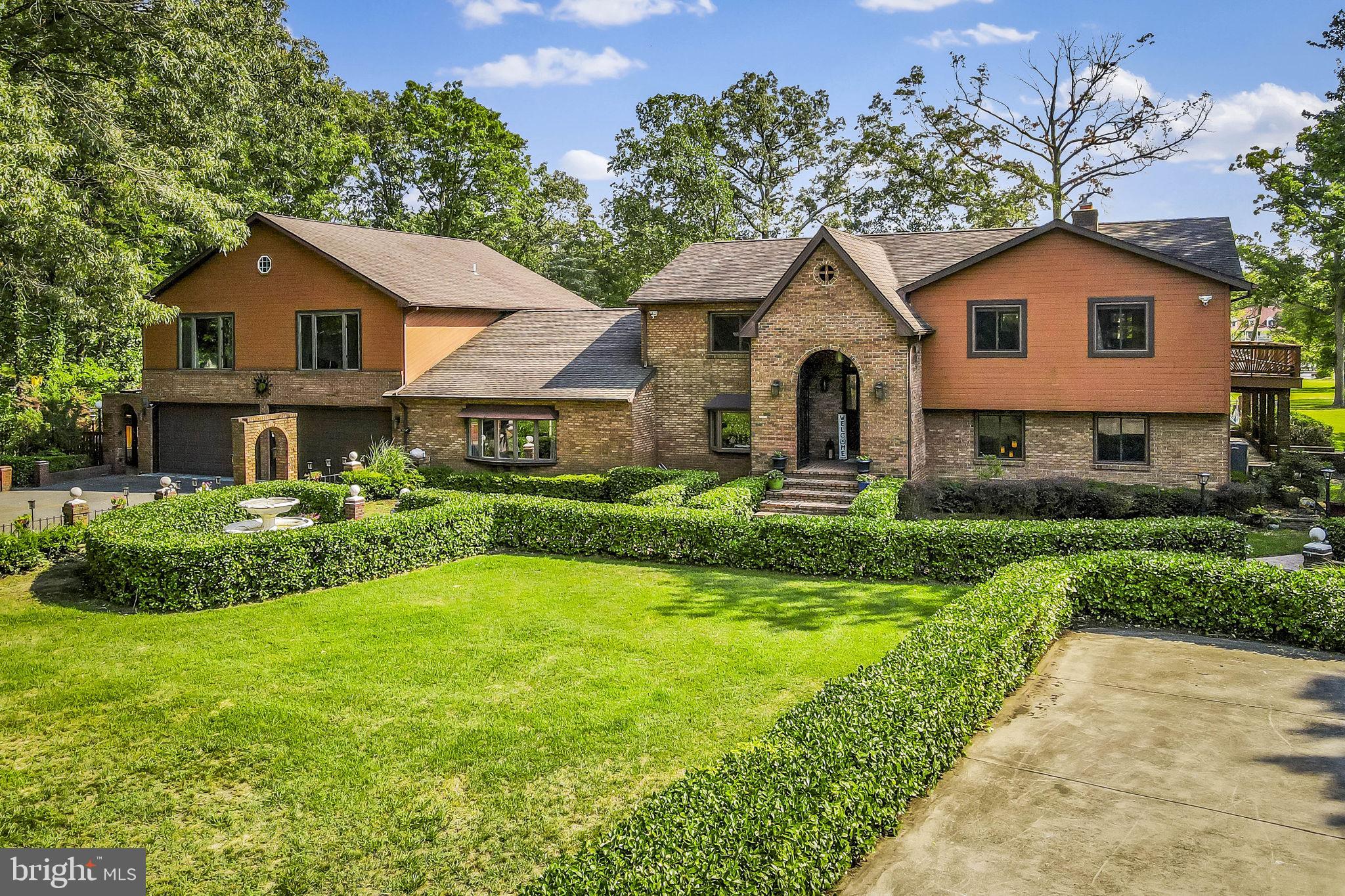 HICKORY POINT - Residential