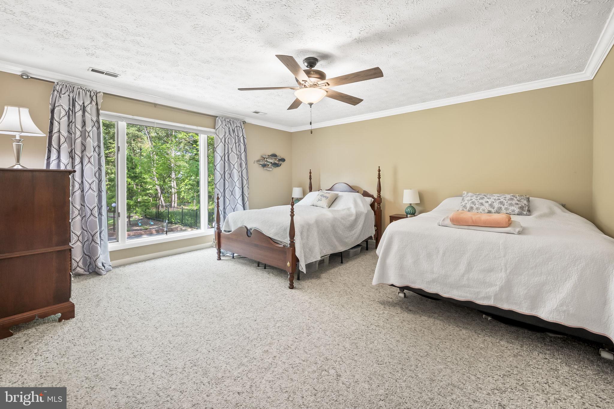 HICKORY POINT - Residential