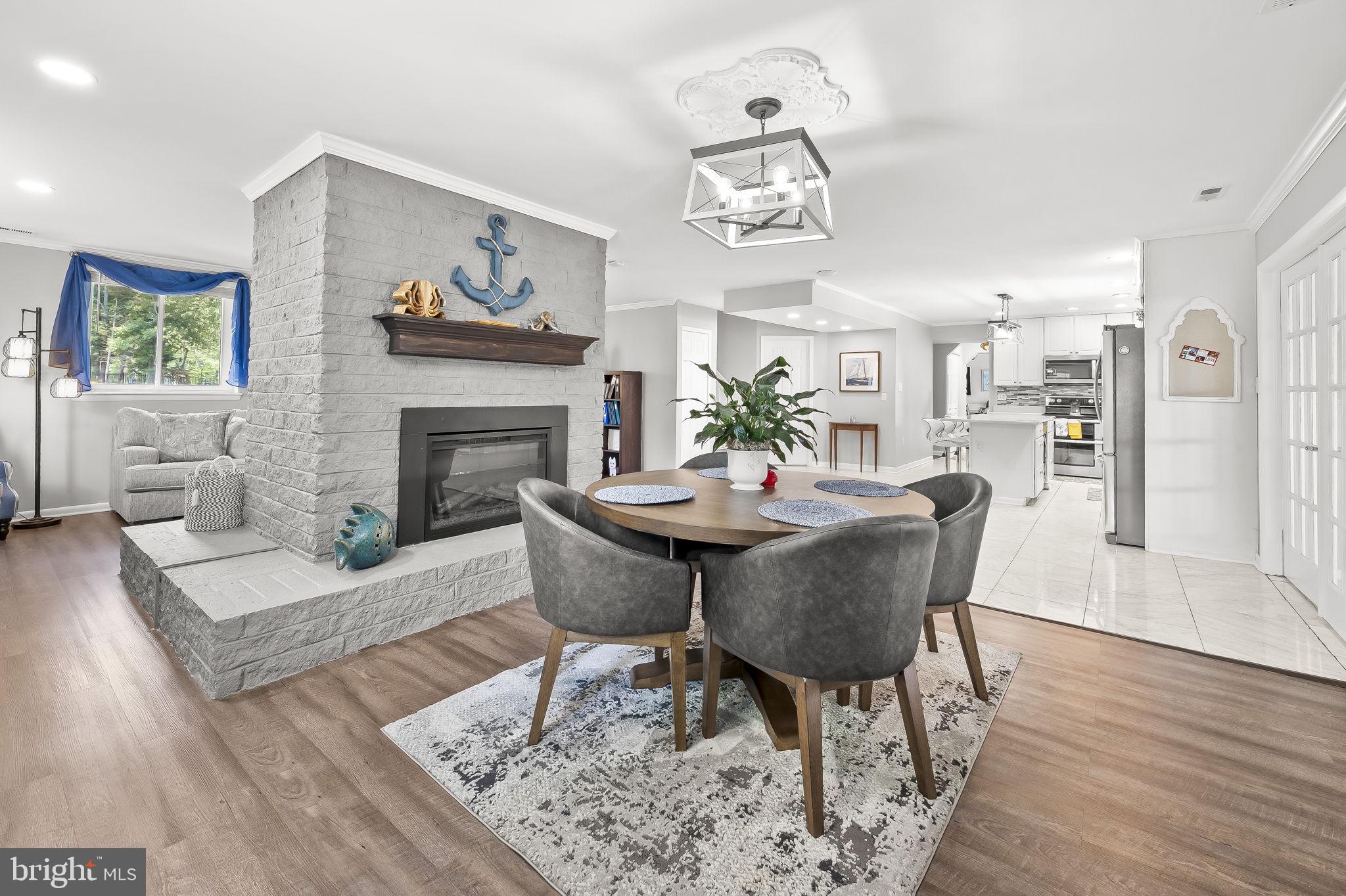 HICKORY POINT - Residential