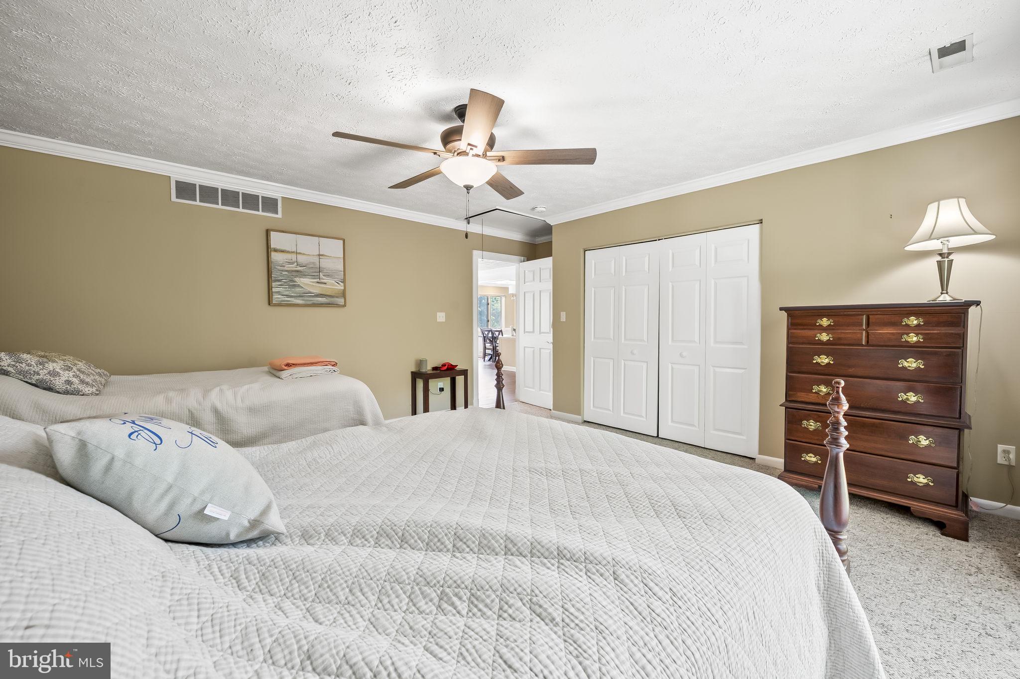 HICKORY POINT - Residential