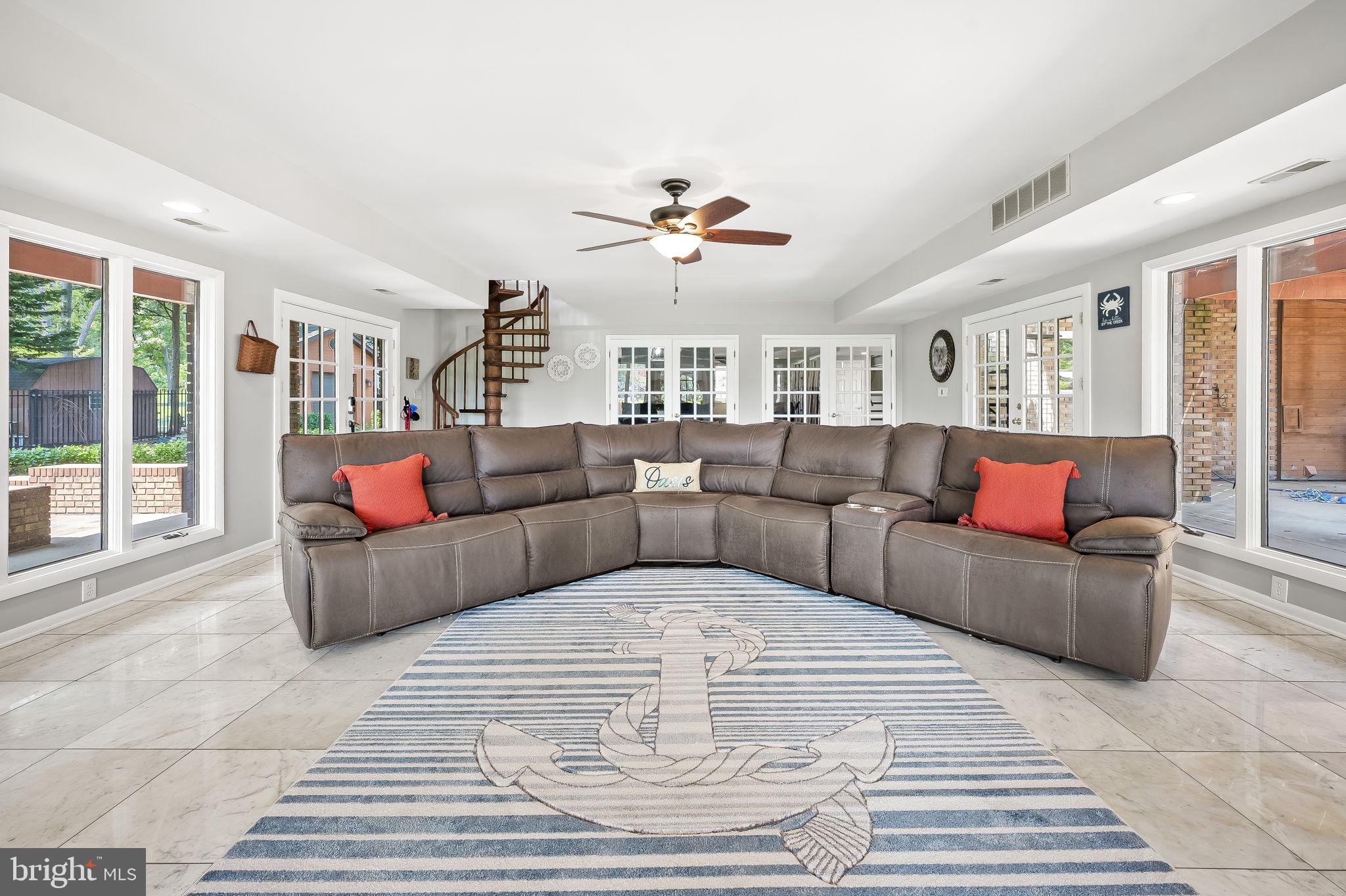 HICKORY POINT - Residential