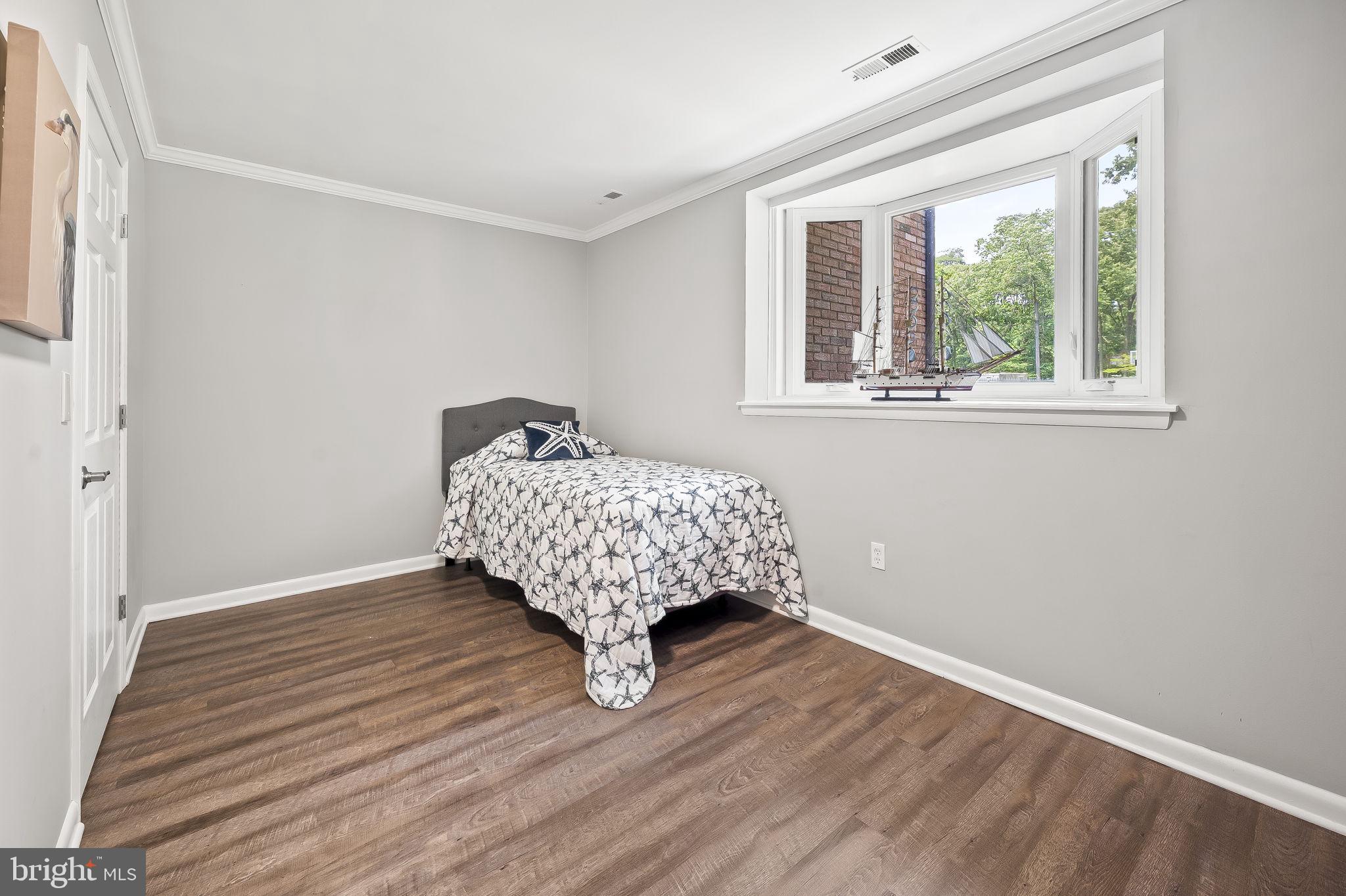 HICKORY POINT - Residential