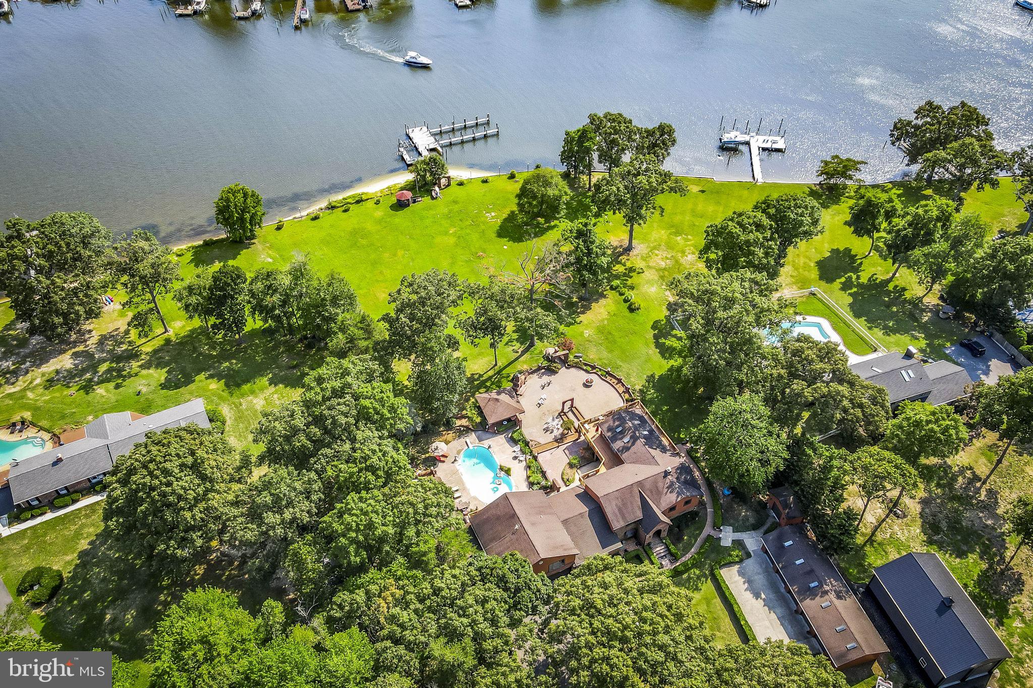 HICKORY POINT - Residential