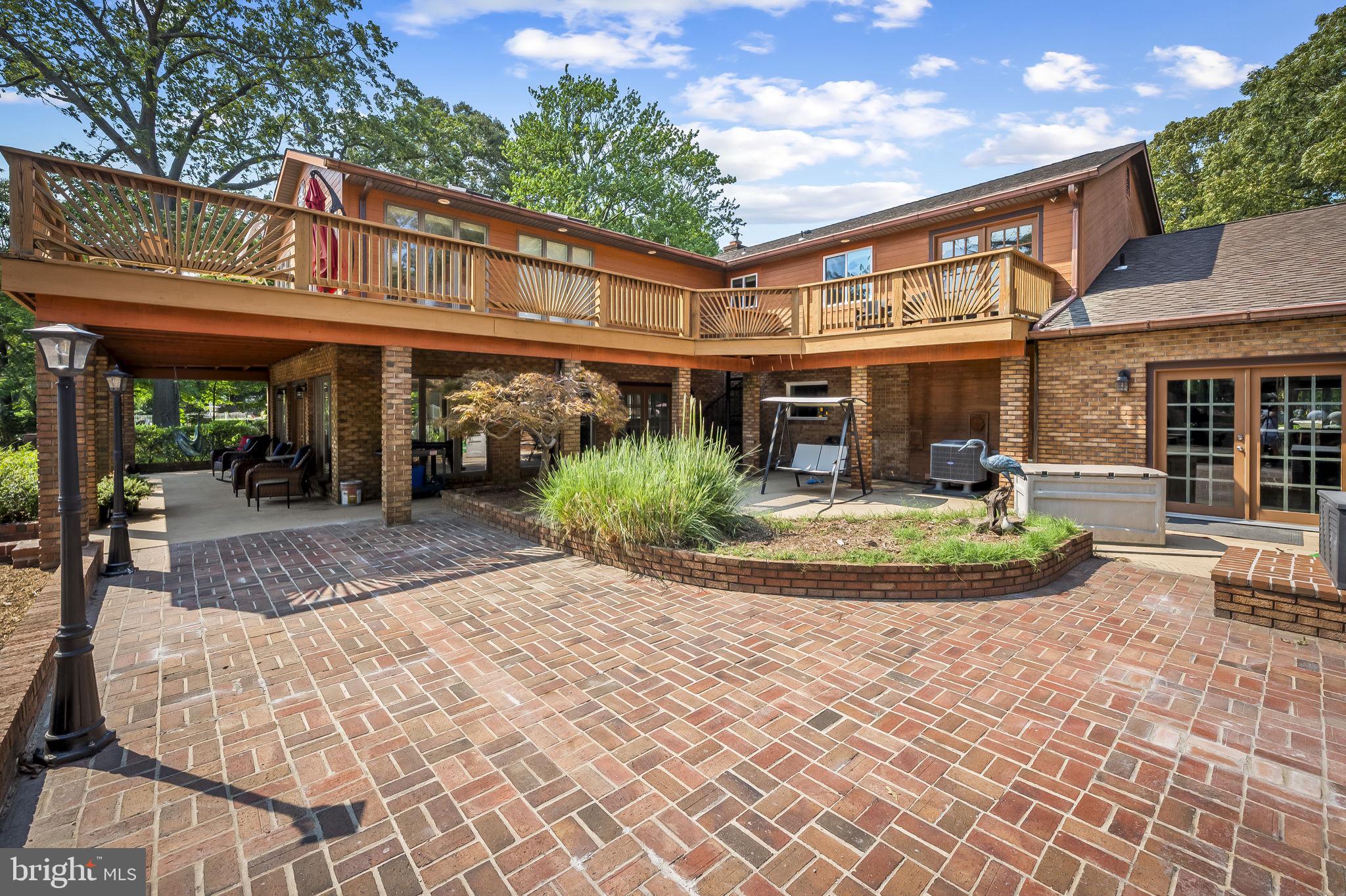 HICKORY POINT - Residential